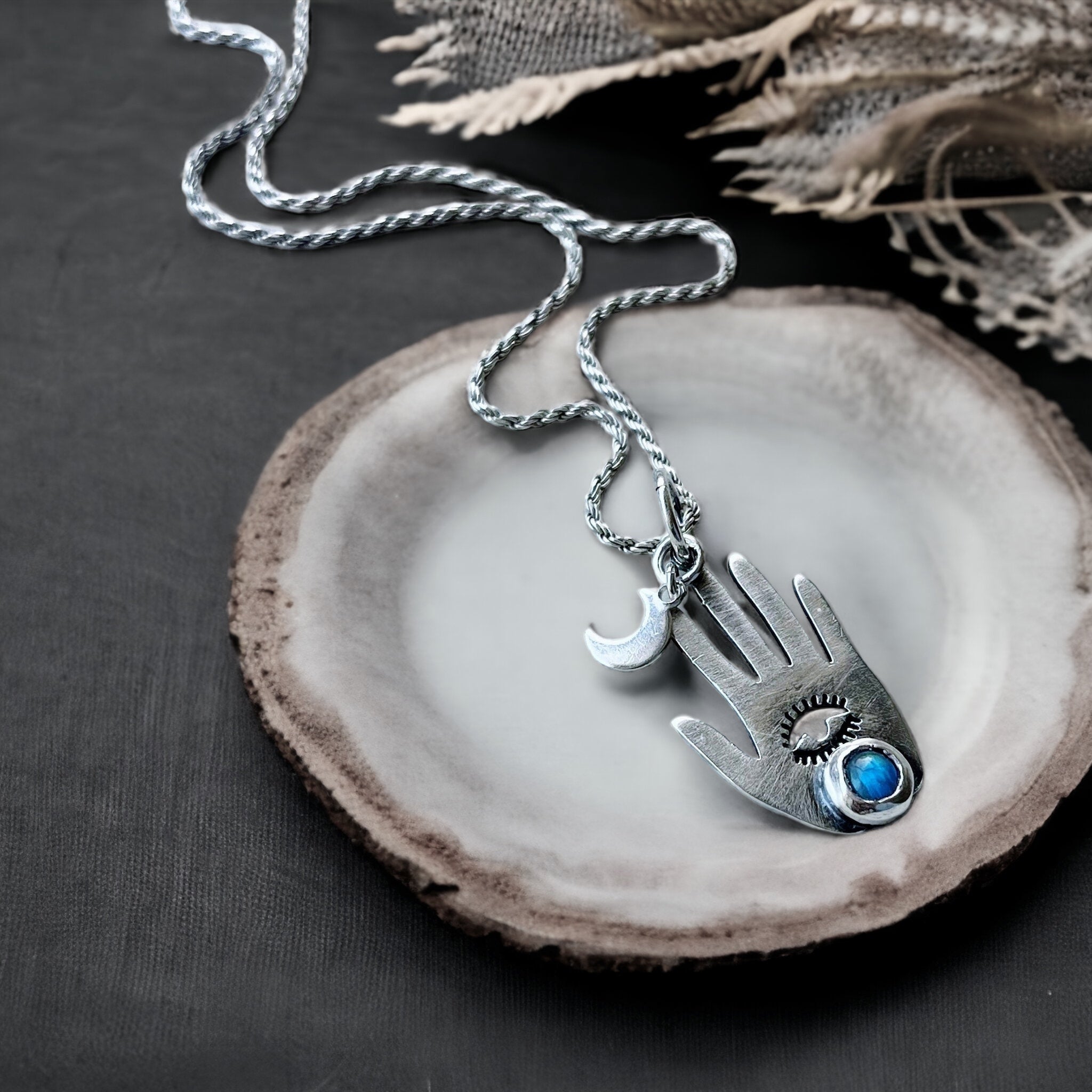 Collar Mystical Lucky Hand