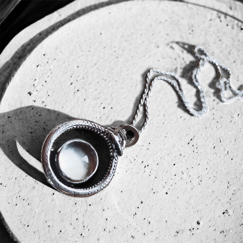 Colgante Ouroboros Cuarzo Transparente - PREVENTA