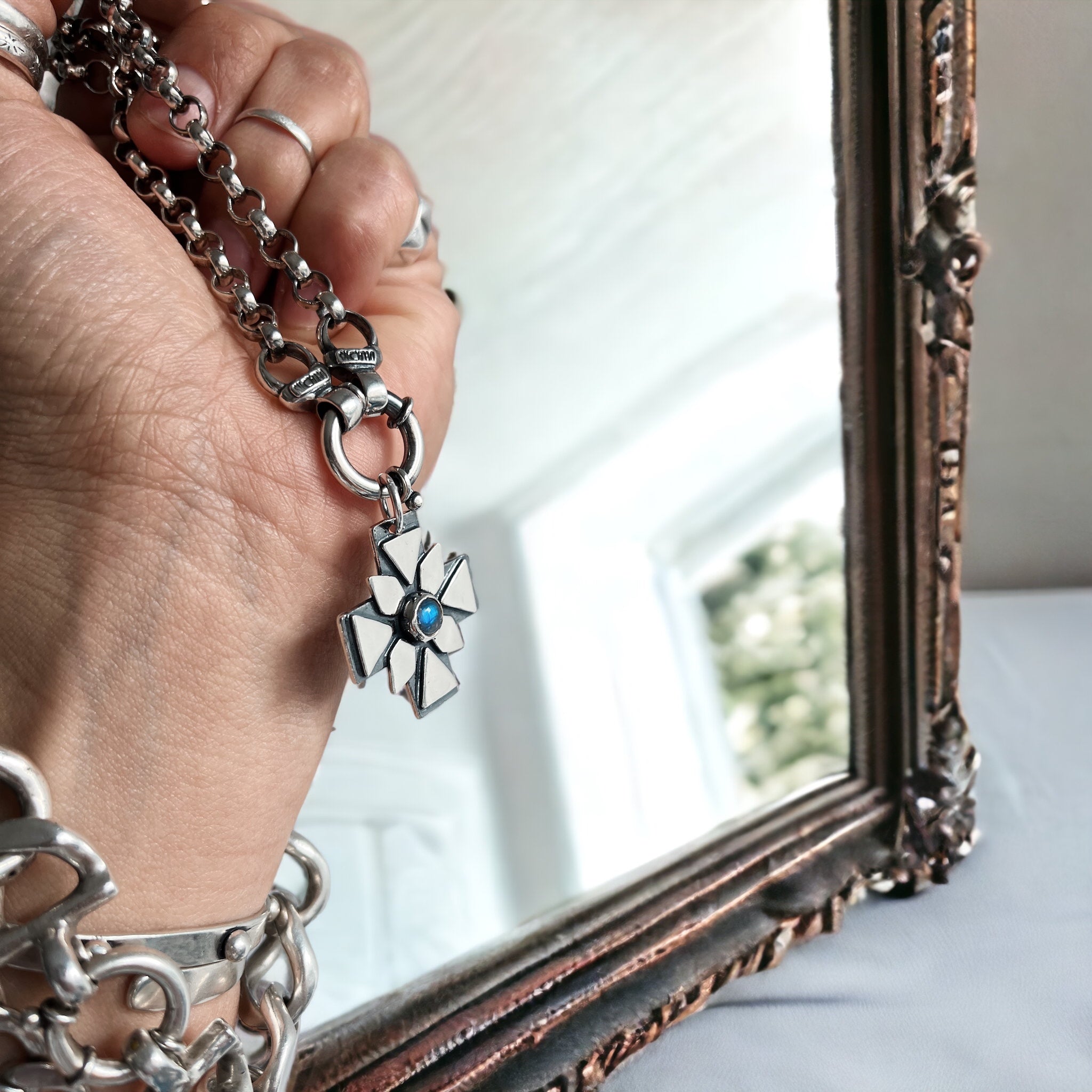 Colgante Cruz Triángulos