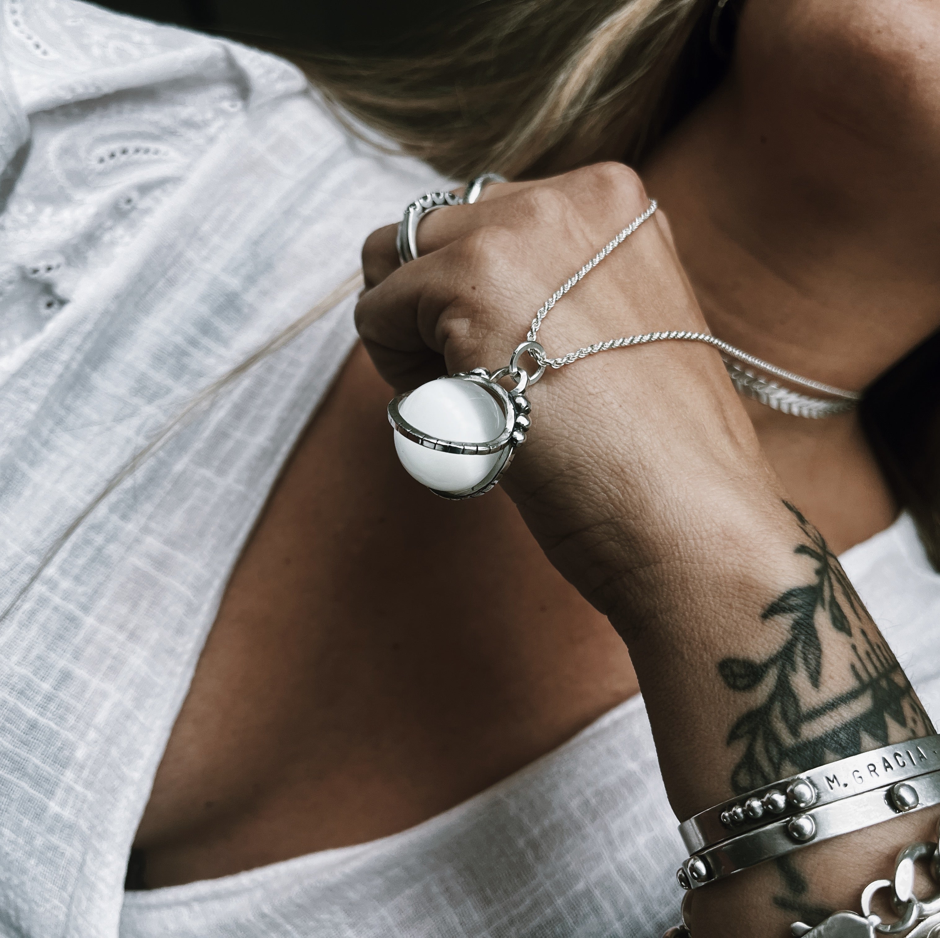 Colgante Halo M Clasico Antiestress Ojo de Tigre blanco