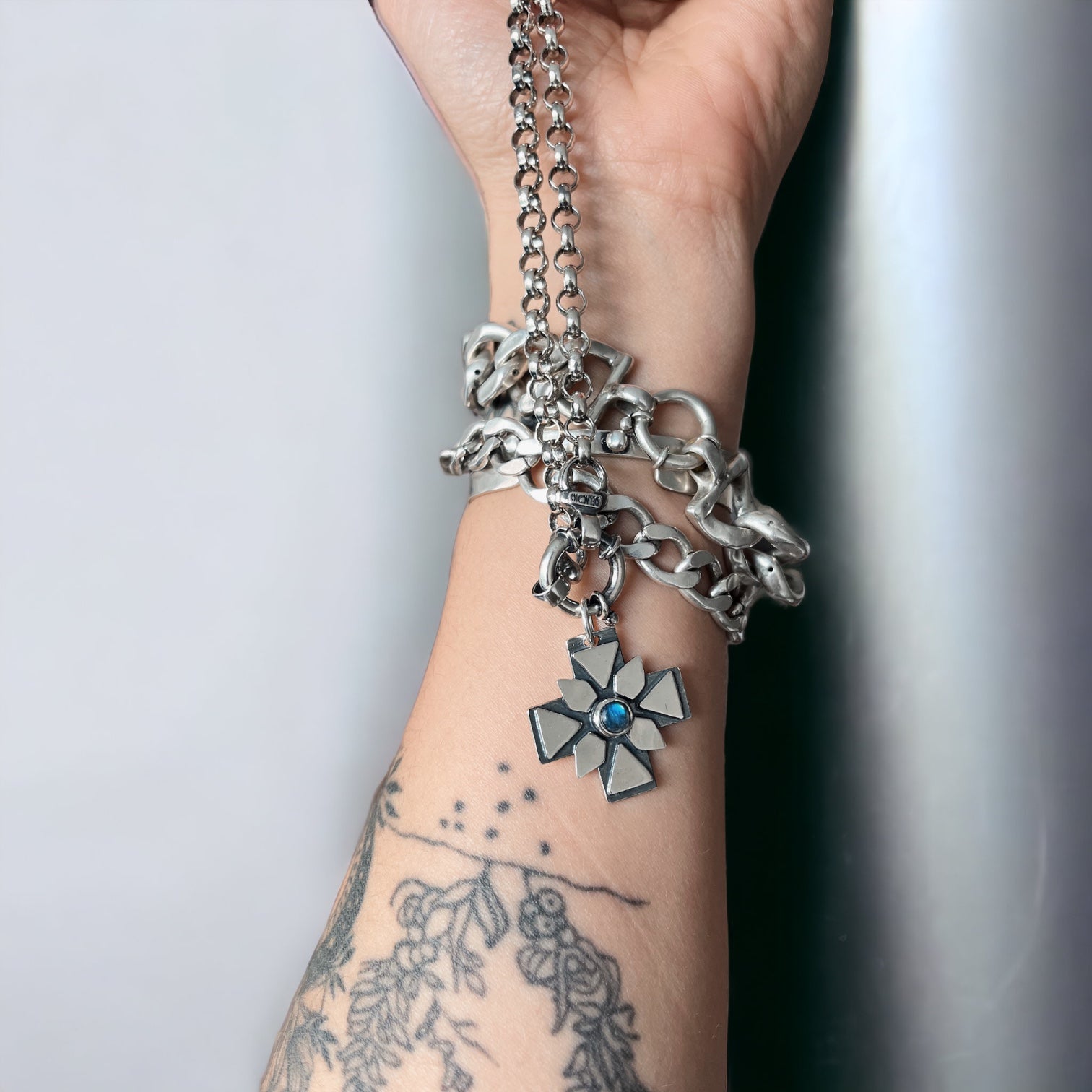 Colgante Cruz Triángulos