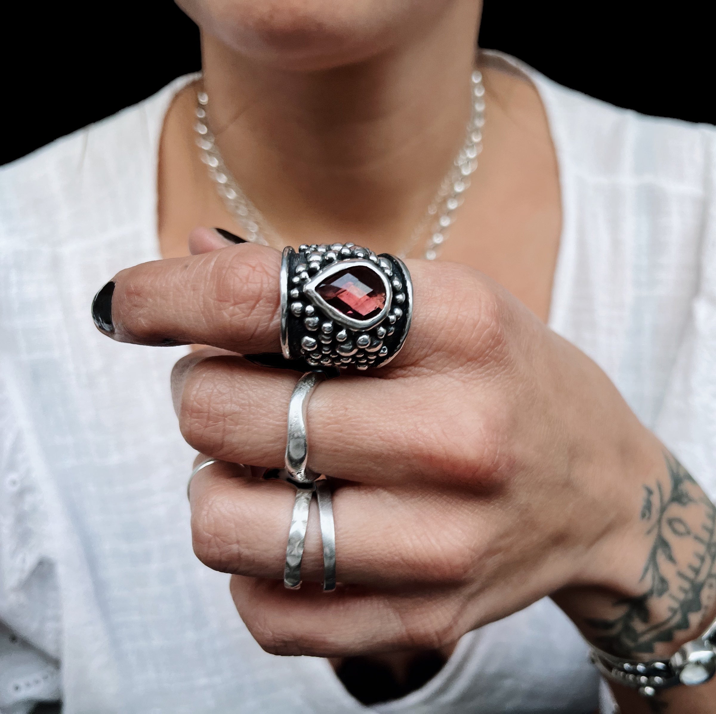 Anillo Gigante Empelotado Red Velvet