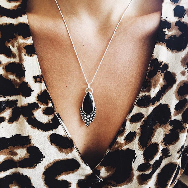 Colgante Gota Empelotada XL / Onix