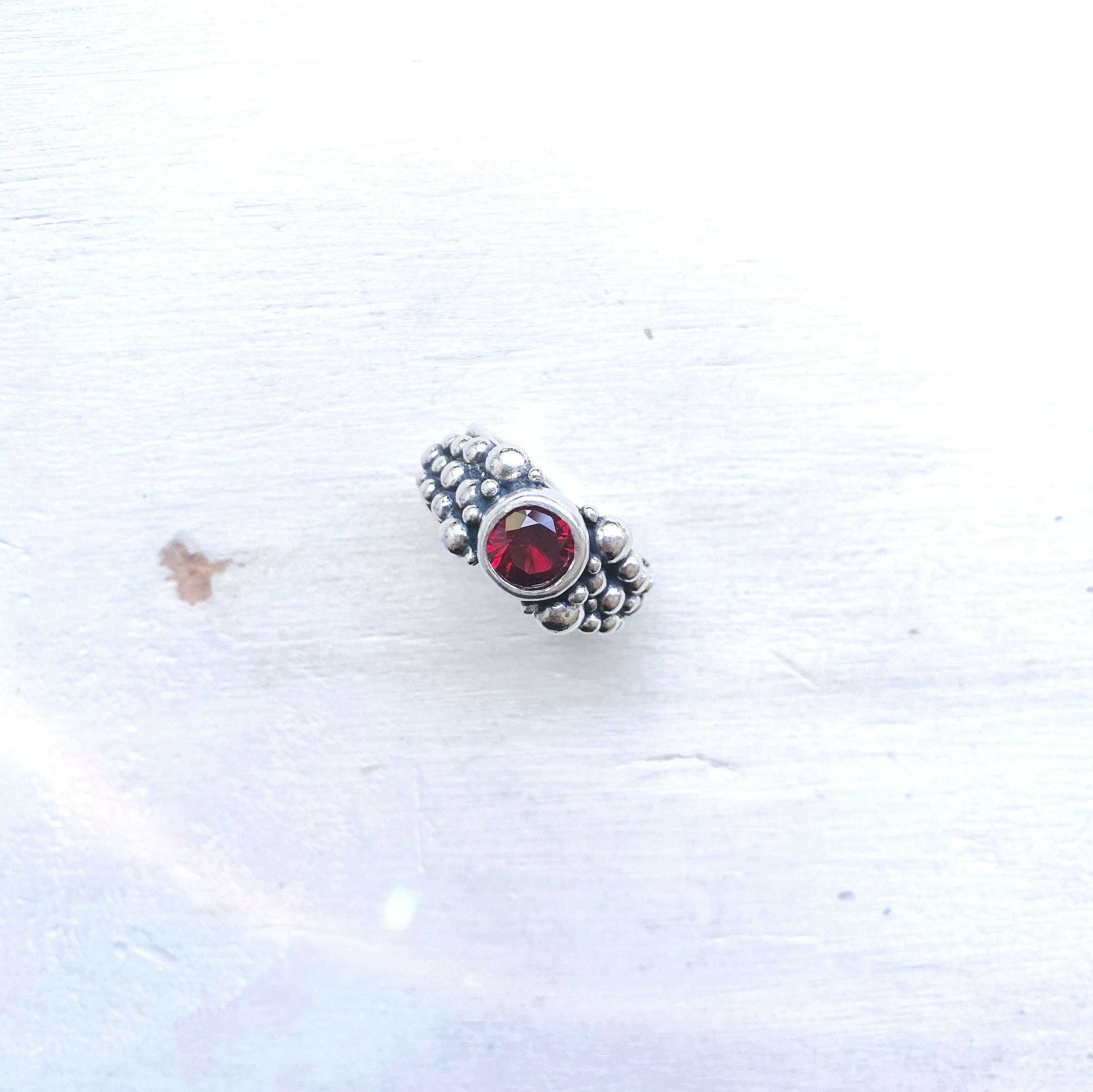 Anillo Empelotado Ruby