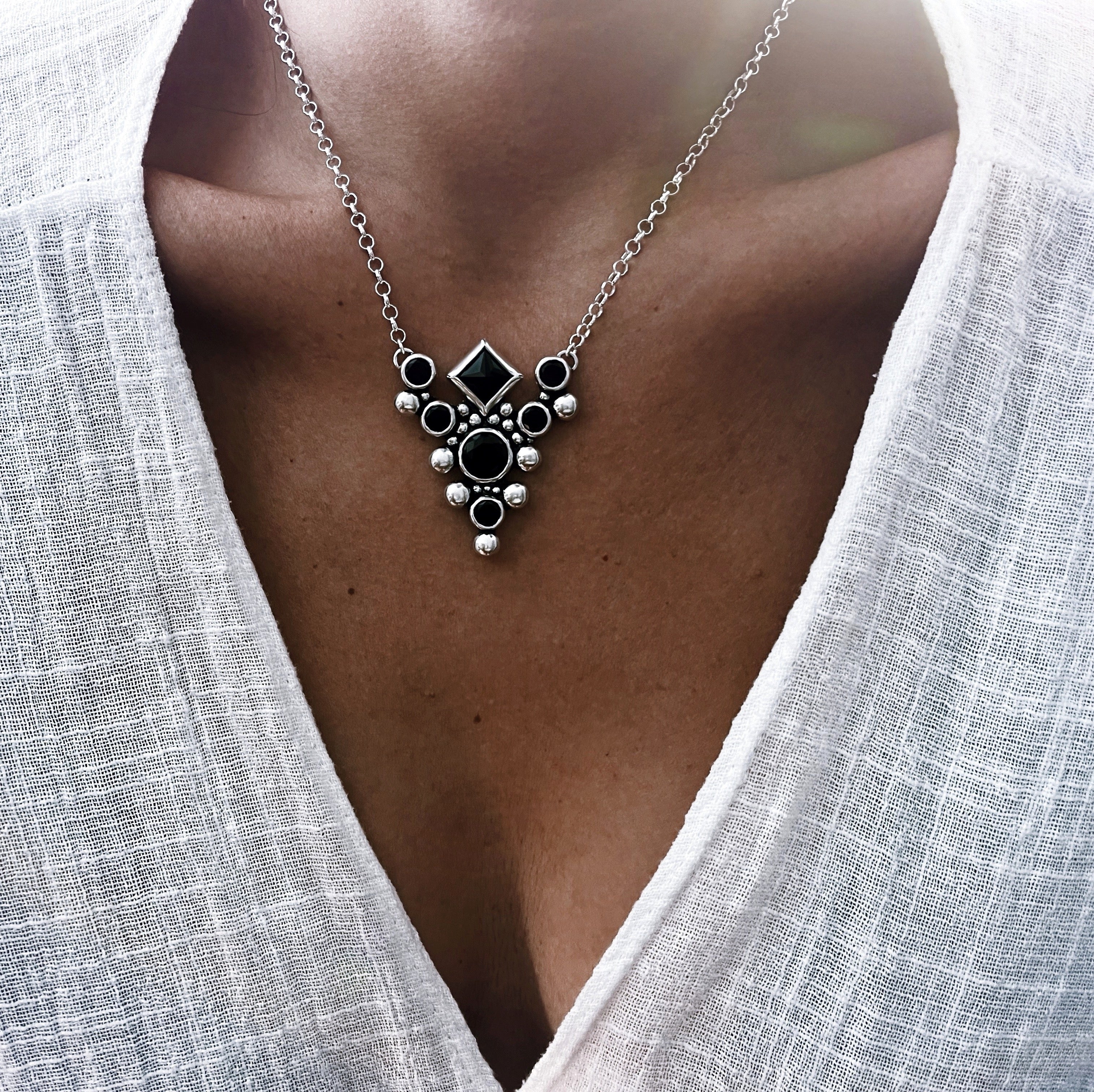 Collar Reina Victoria - Onix