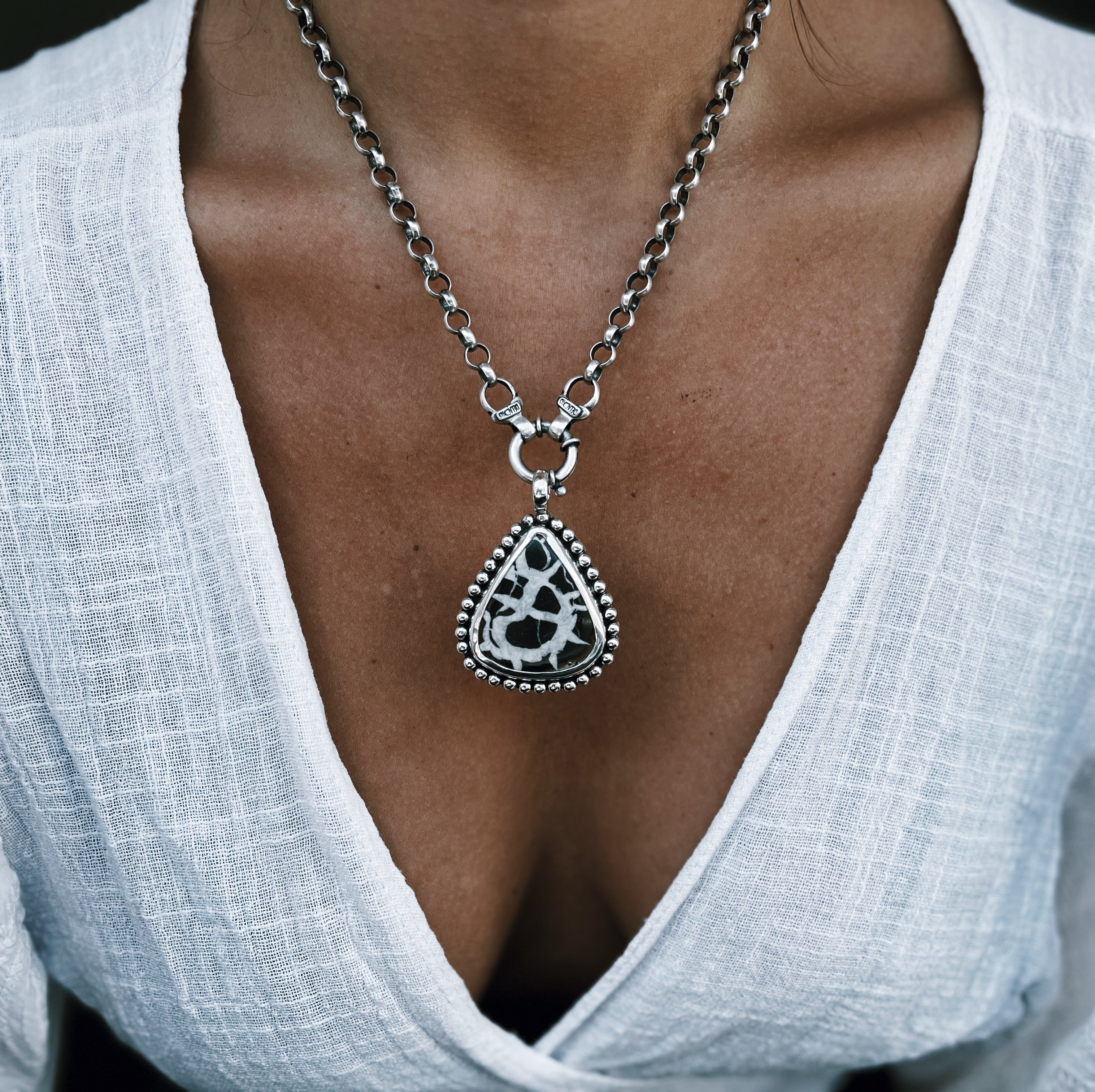 Colgante Dragón Septaria - Tienda Delacons Joyas