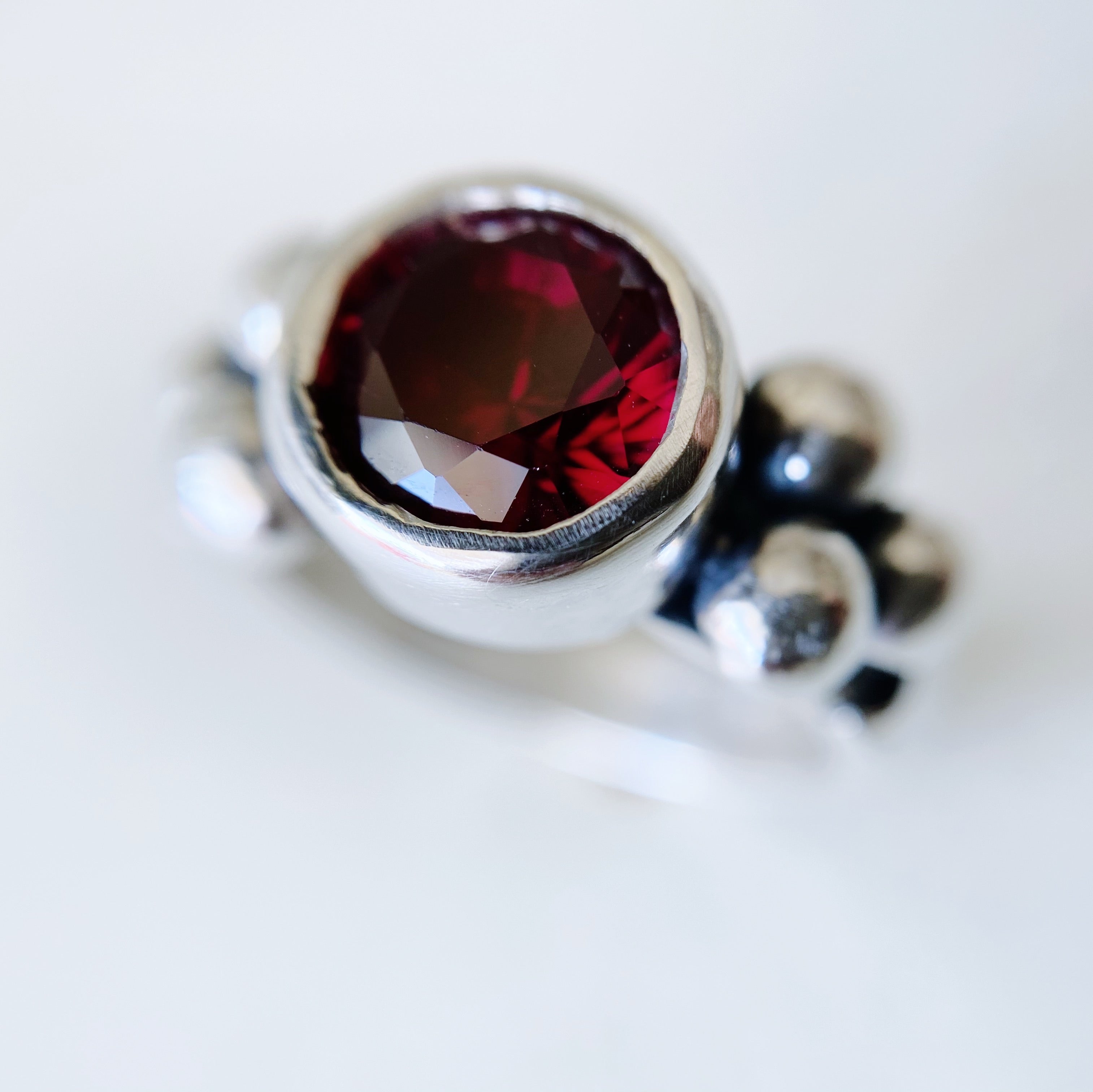 Anillo Elisa Lunar Rubi