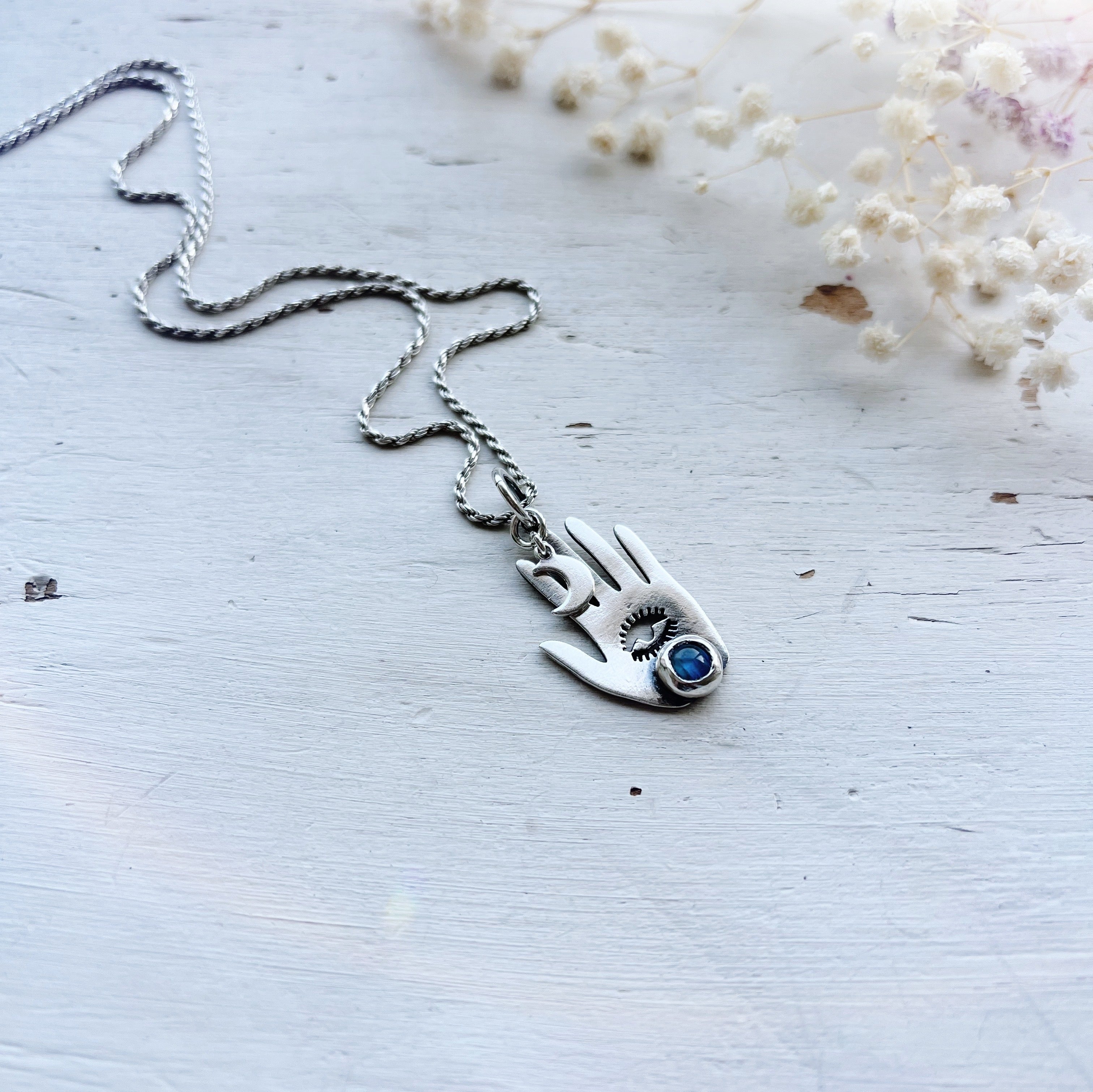 Collar Mystical Lucky Hand