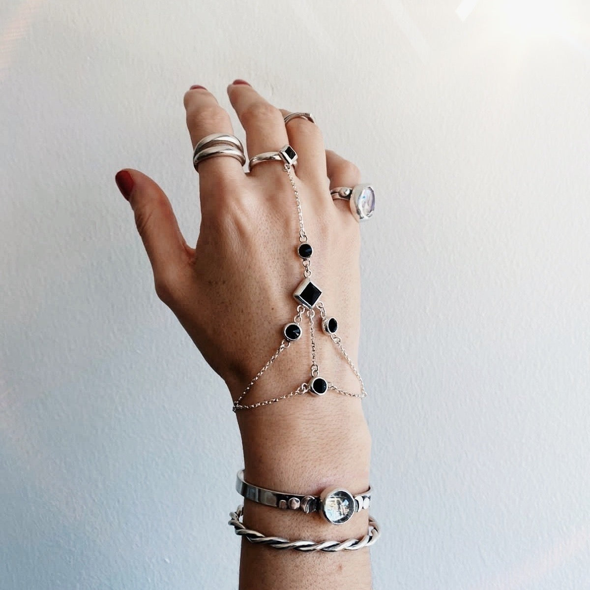 Hand Chain Jordana Ónix - PREVENTA