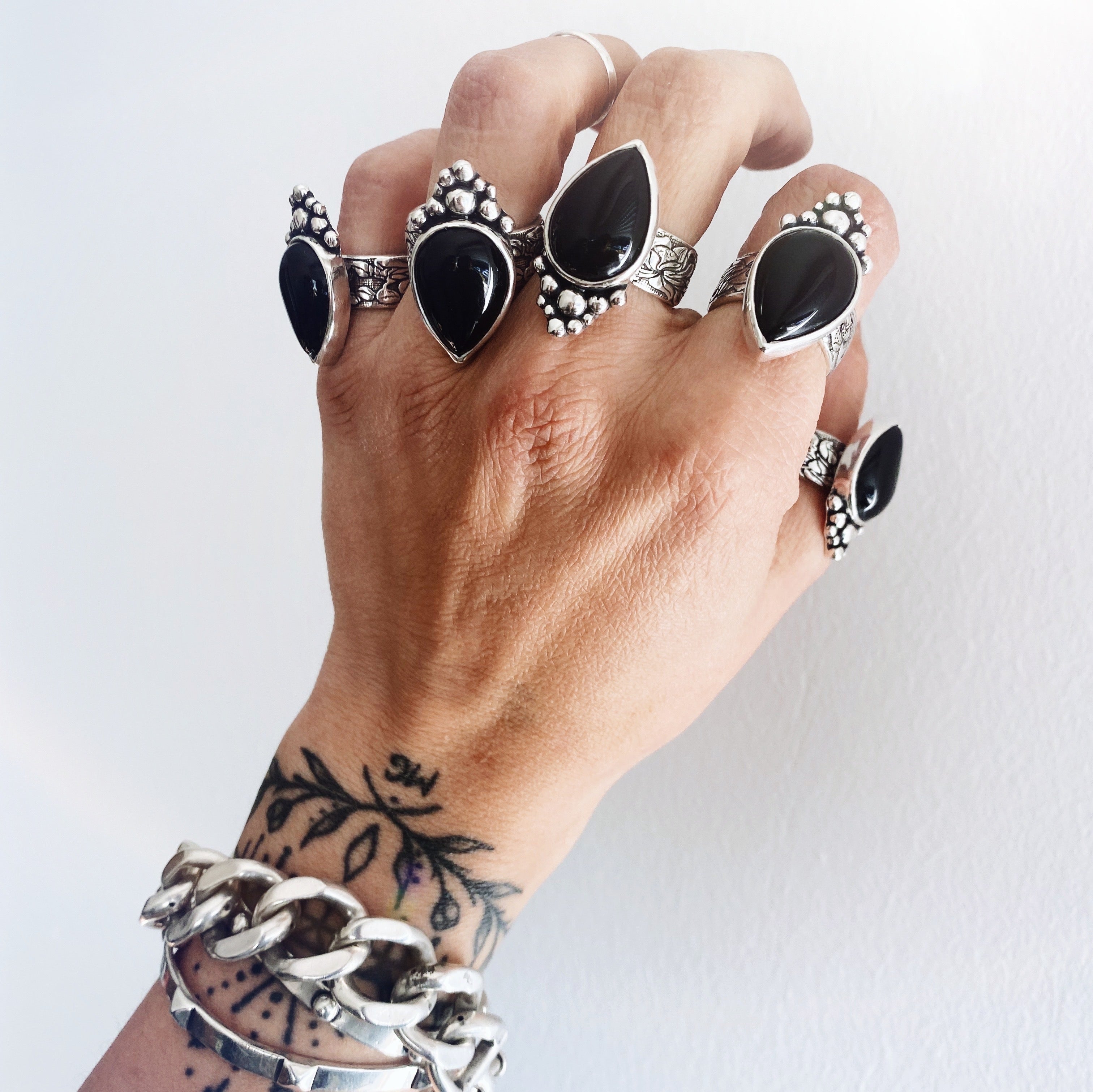 Anillo Flamenco Onix Gota Empelotada