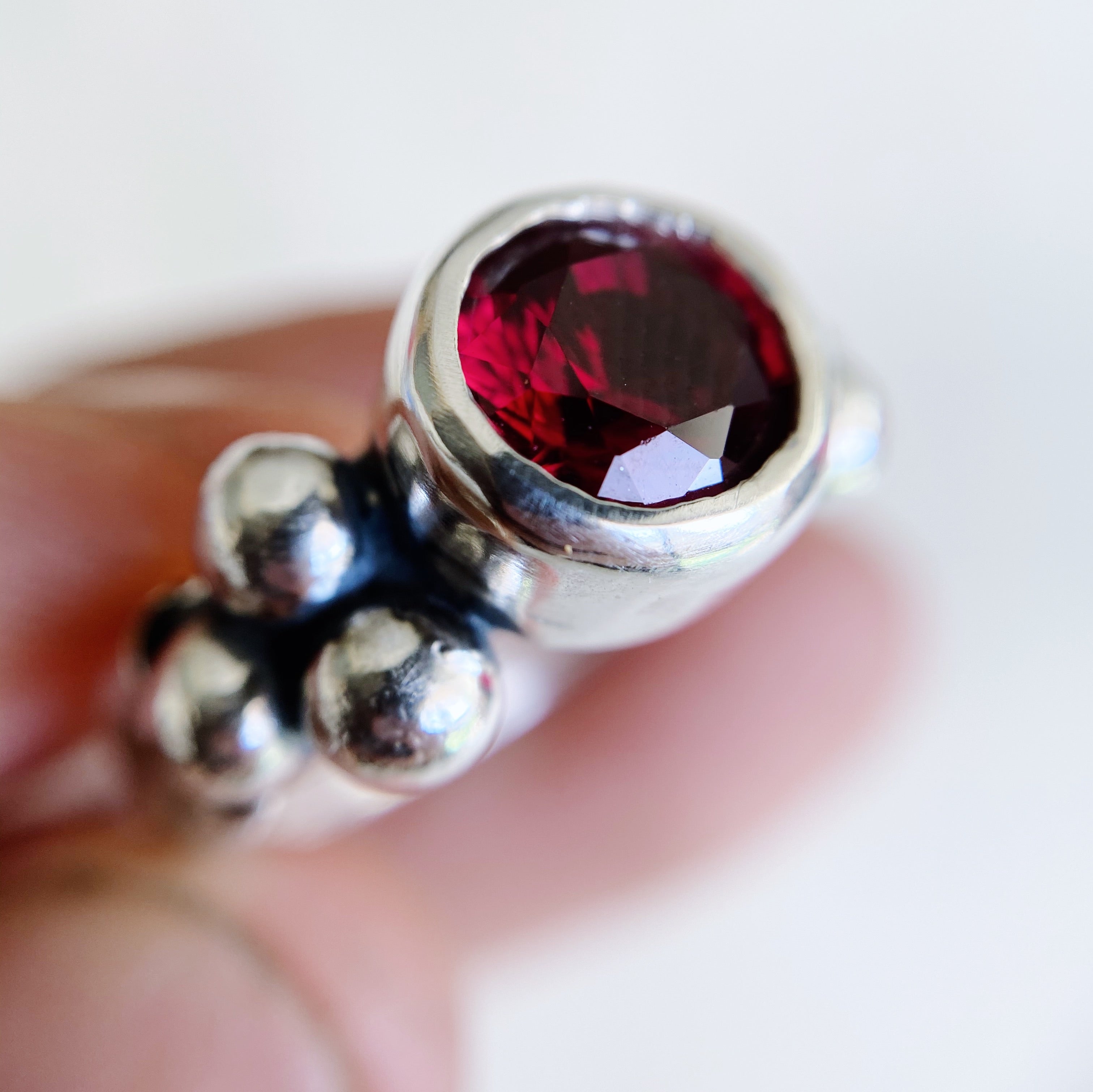 Anillo Elisa Lunar Rubi