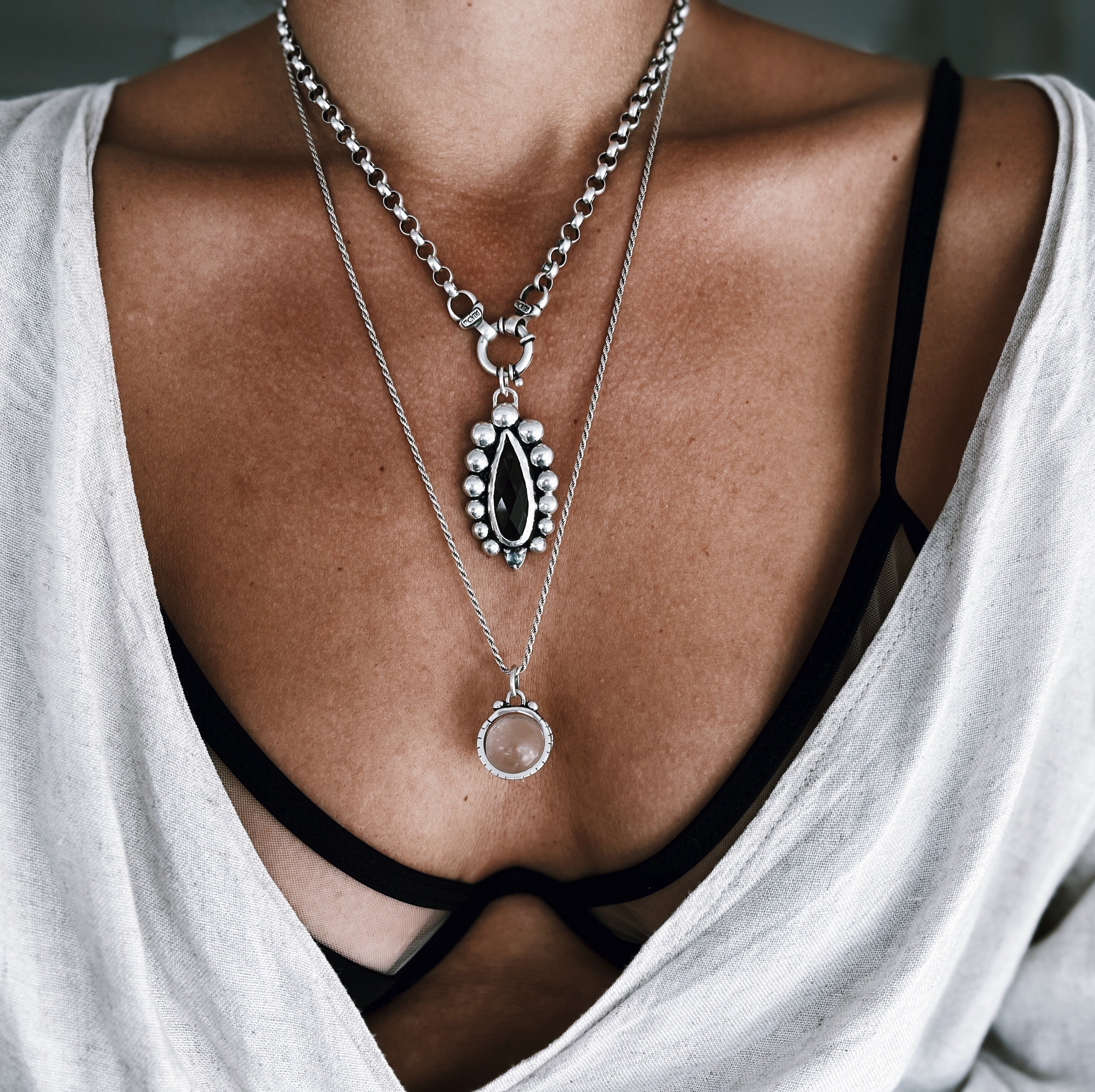 Colgante Majestic / Fumé - Tienda Delacons Joyas