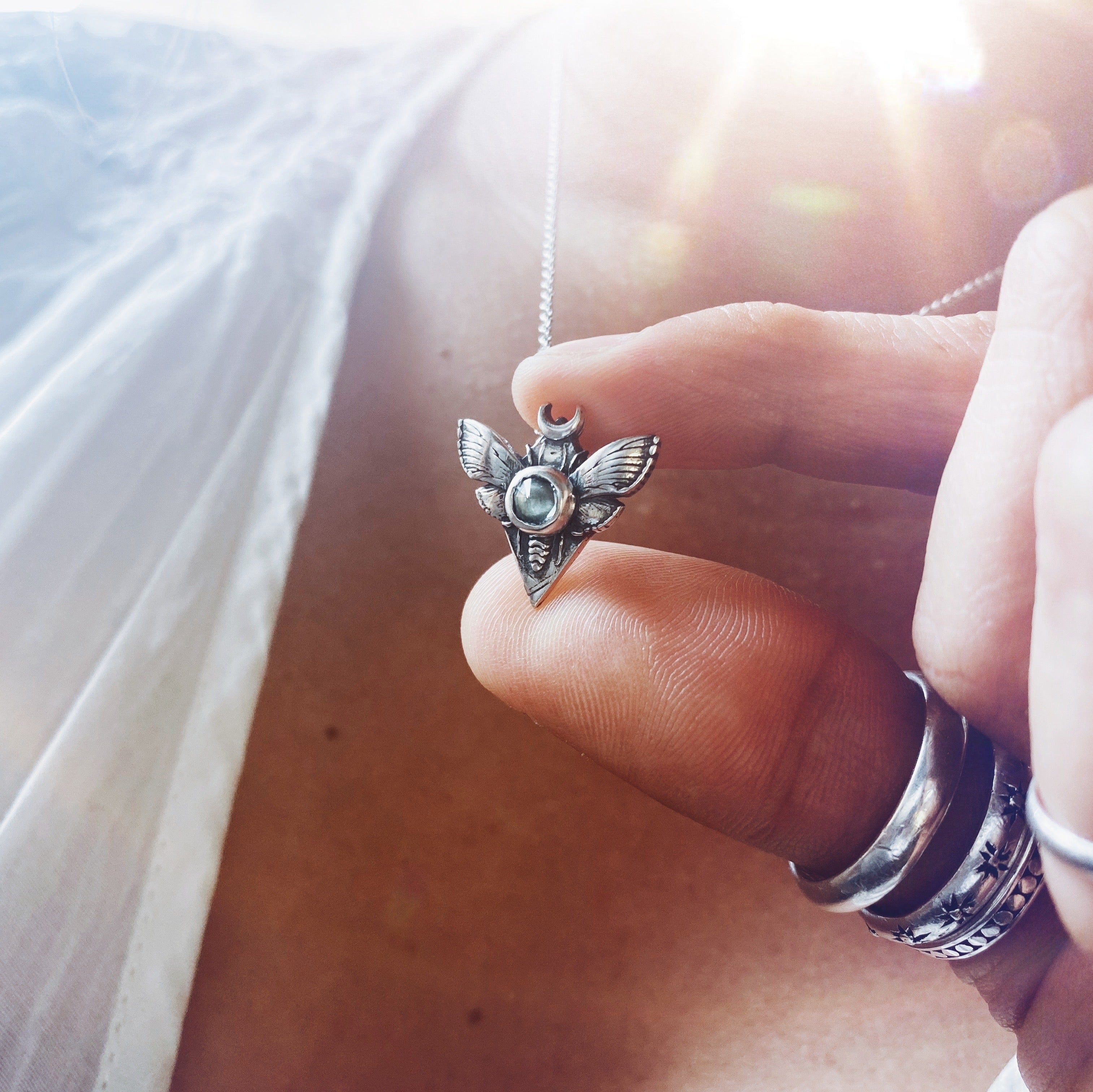 Collar Polilla / distintas piedras + Cadena