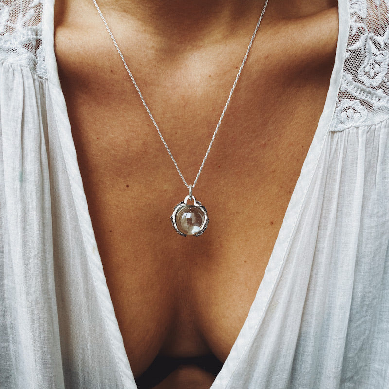 Colgante Halo Mano de Bruja Aura Silver - PREVENTA