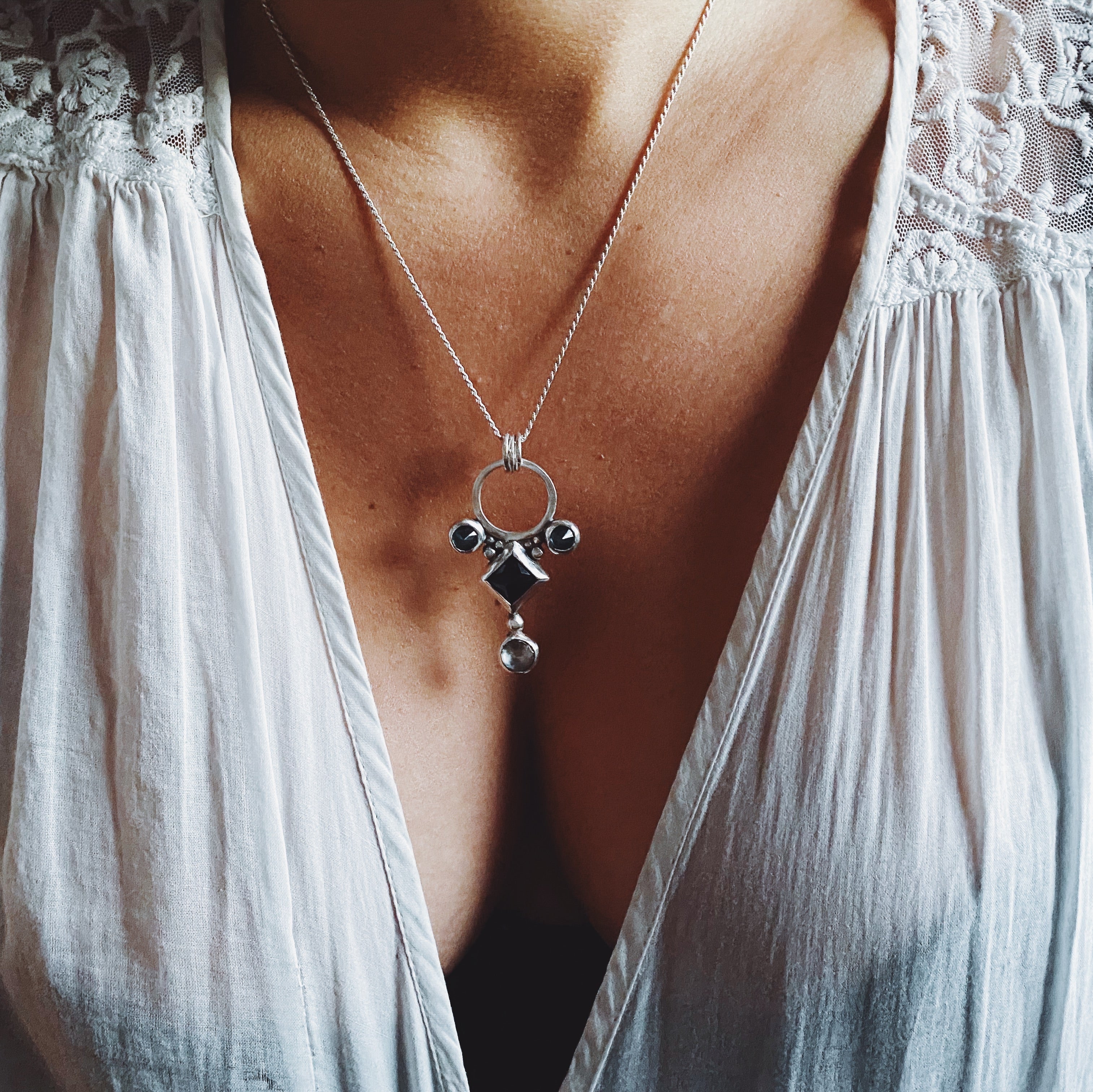 Colgante Marrakech - Onix, cuarzo y topacio