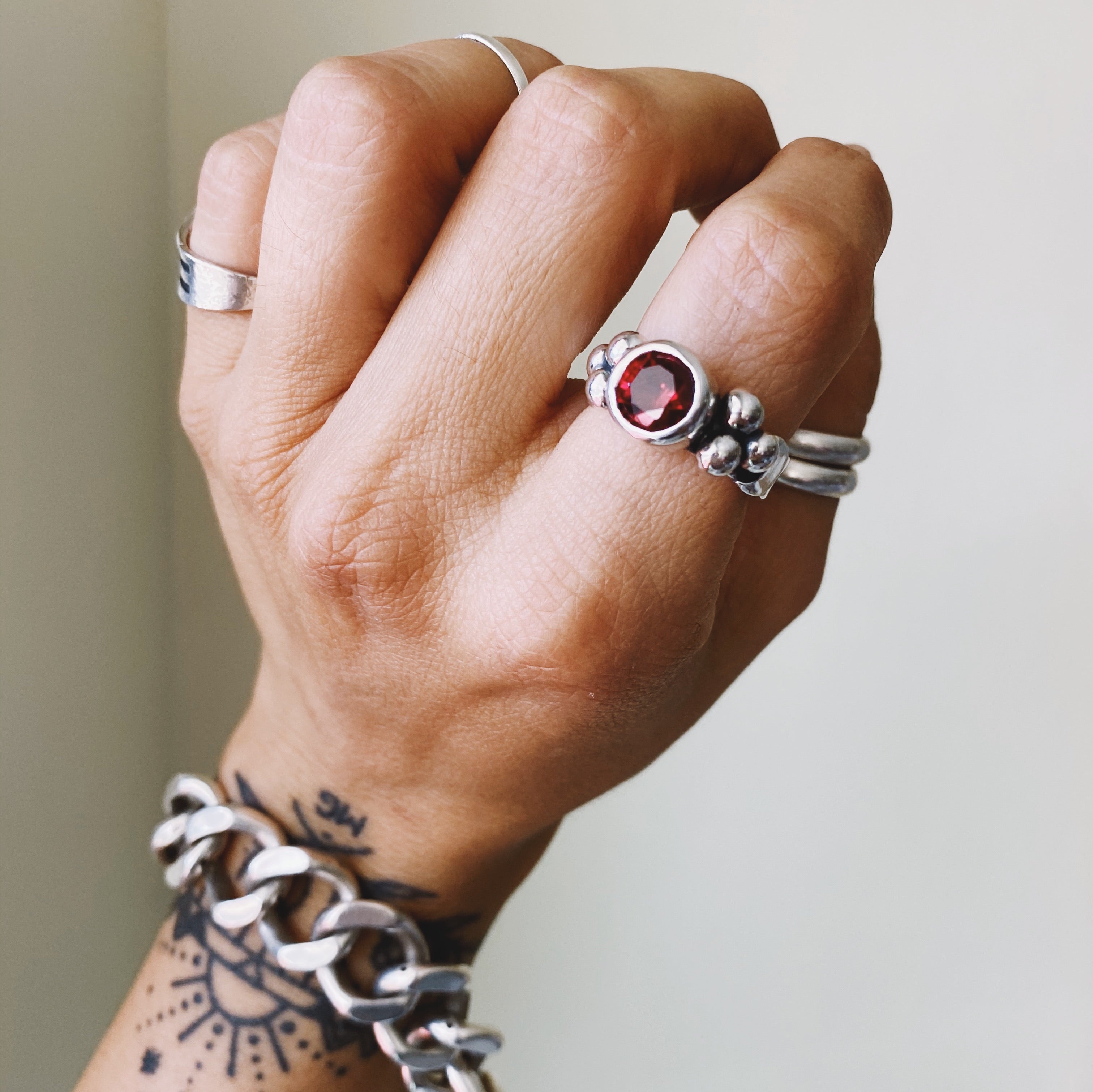 Anillo Elisa Lunar Rubi