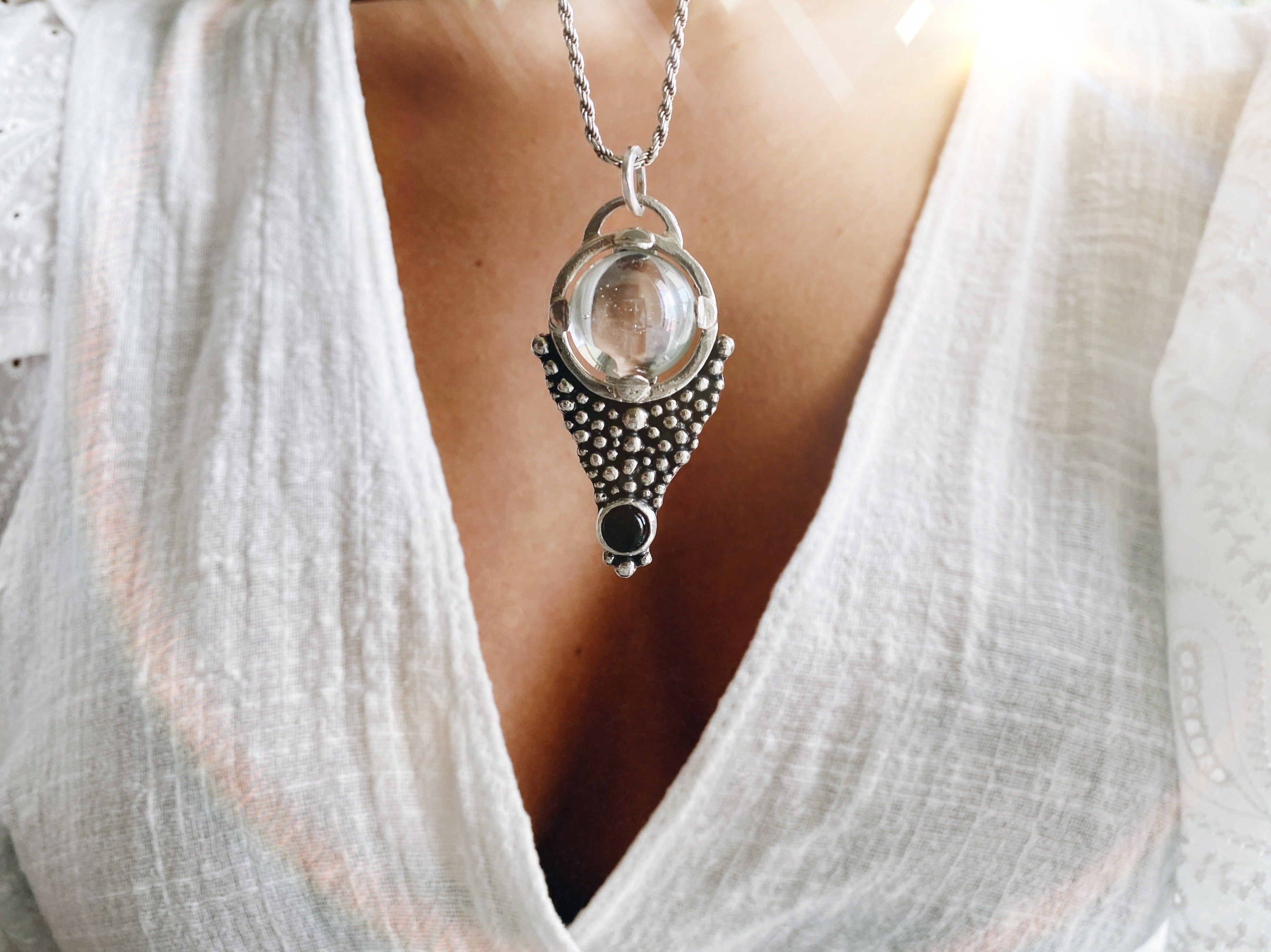 Colgante Halo Levitador Aura y Onix