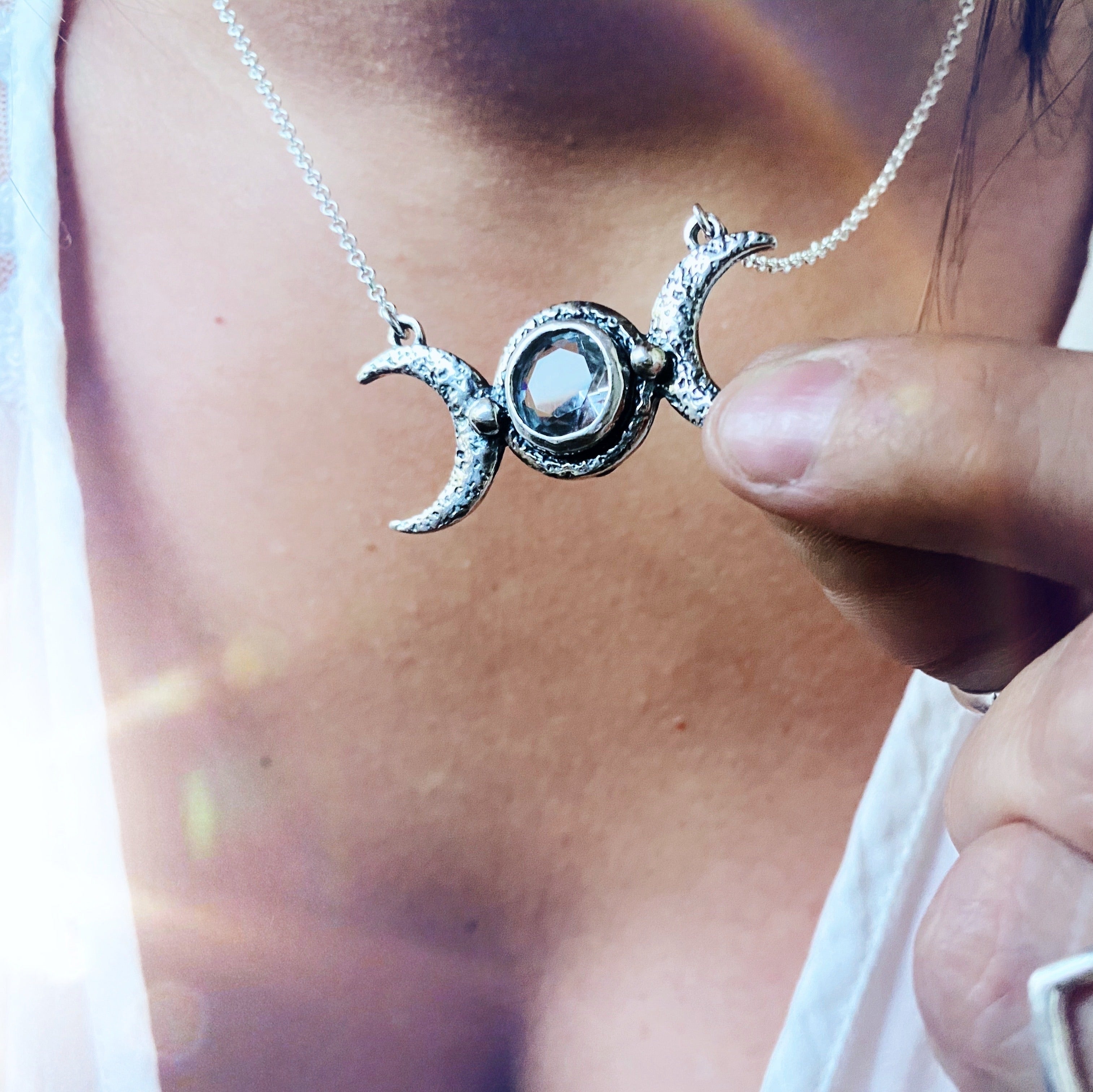 Collar Hecate Diamond Topacio Blanco - PREVENTA