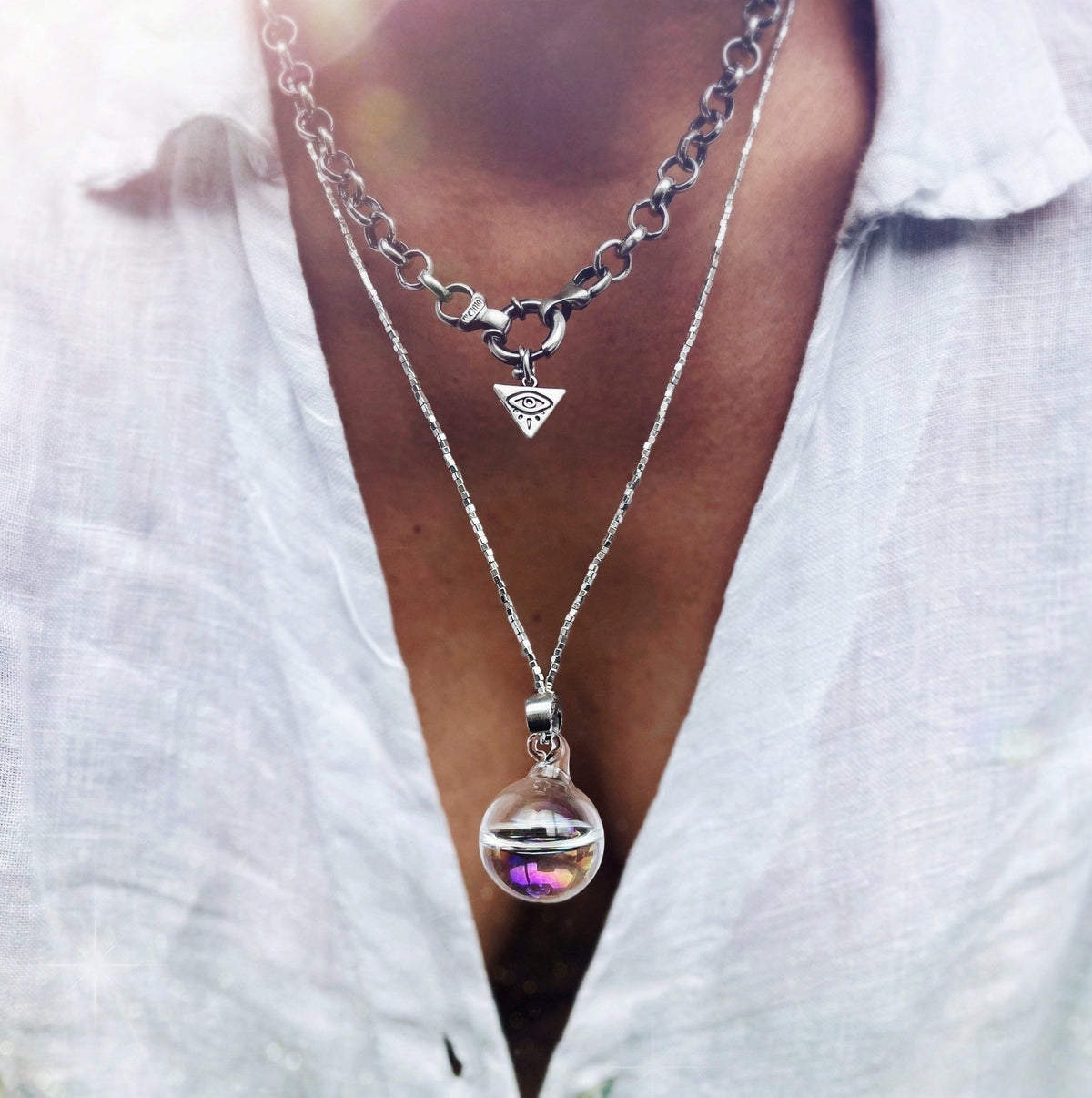 Collar Capsula de Agua de Luna Aura