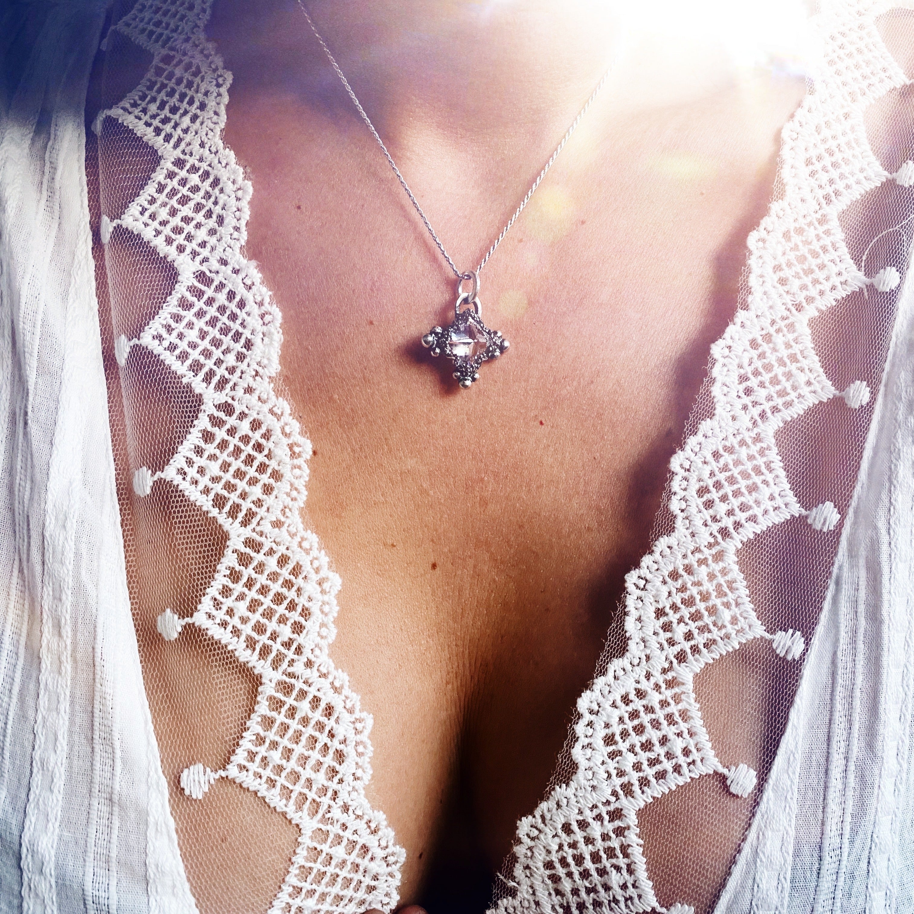 Colgante Prisma Sexy Lace - Varias Piedras