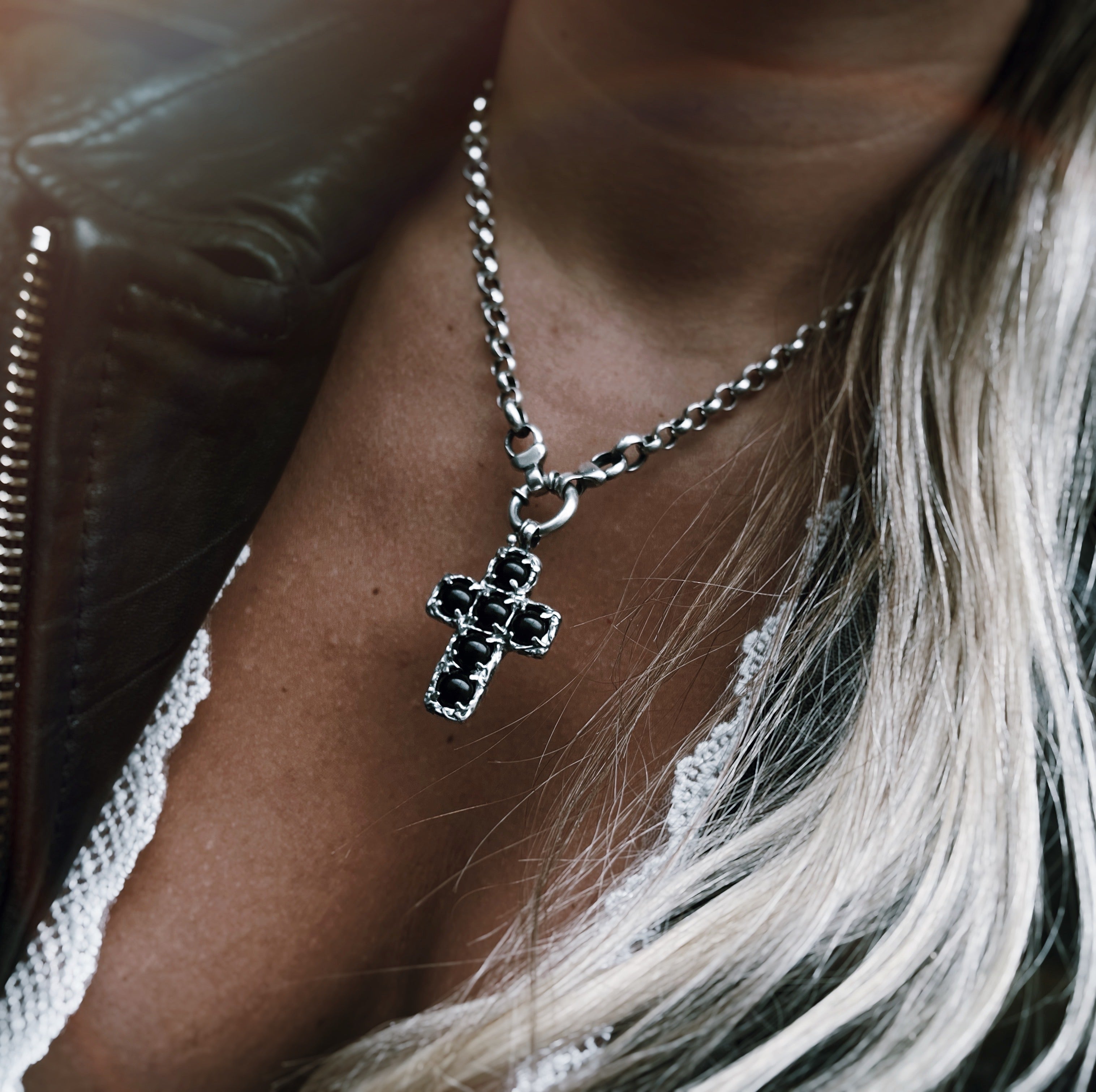 Colgante Rock & Cross (Varias Piedras)