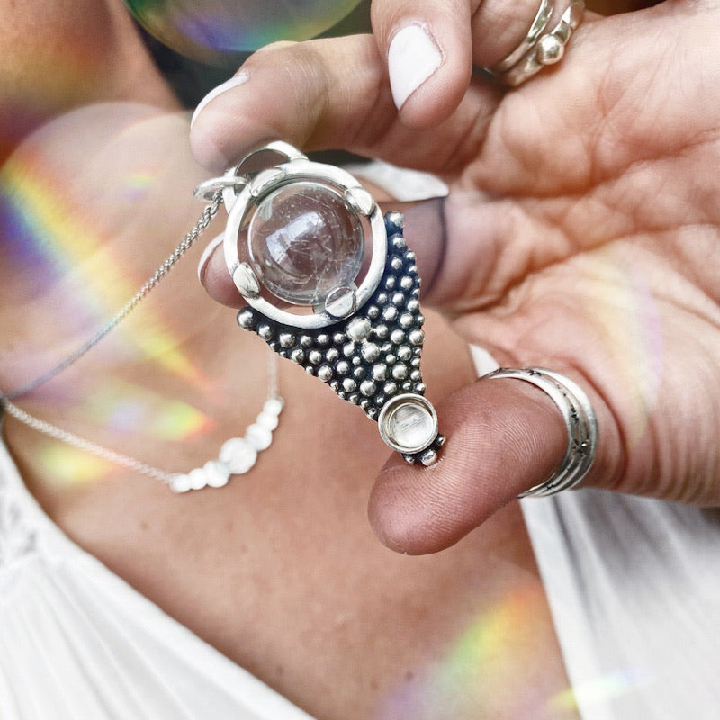 Colgante Halo Levitador Aura y Cuarzo