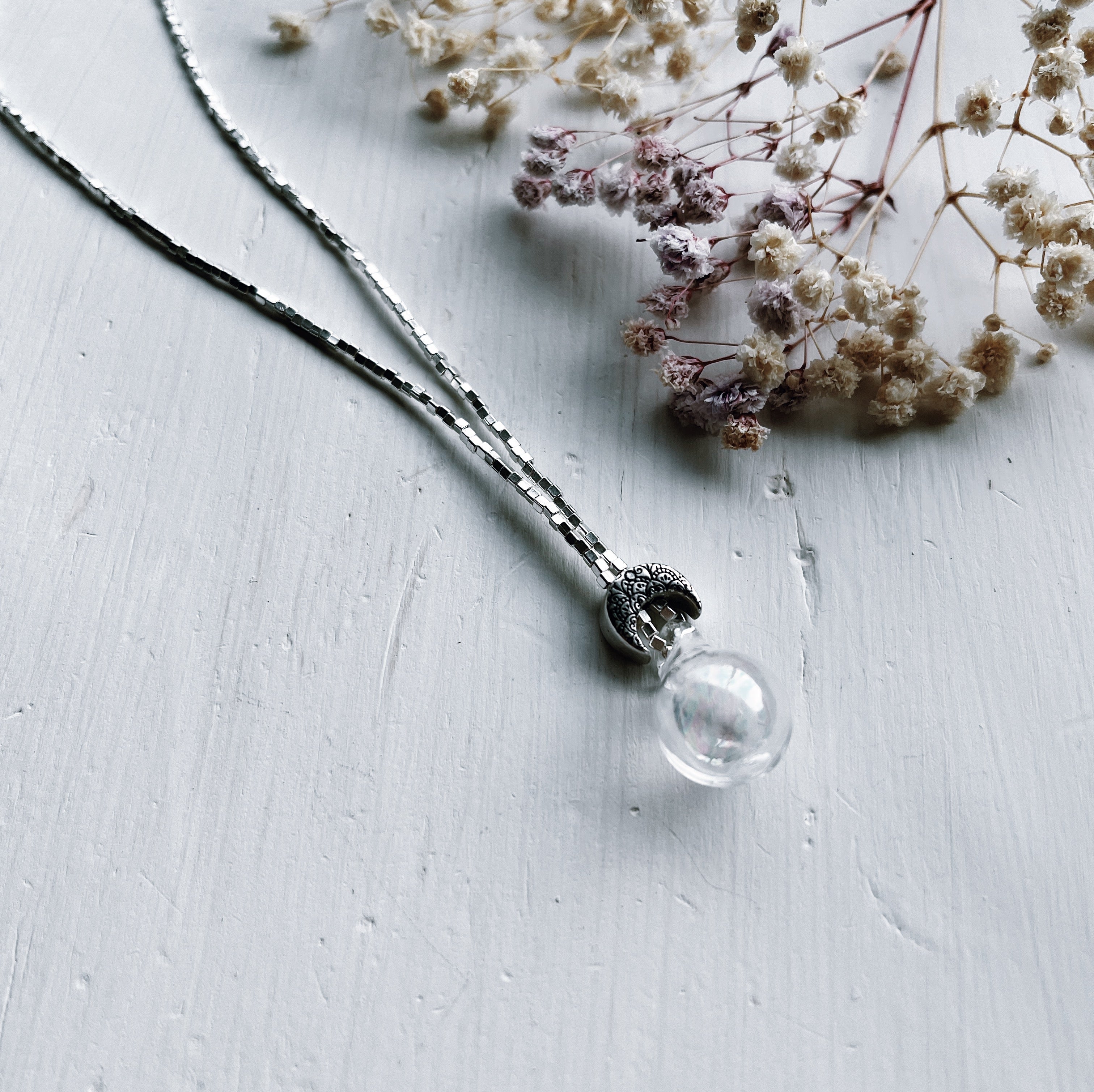 Collar Mini Capsula de Agua de Luna