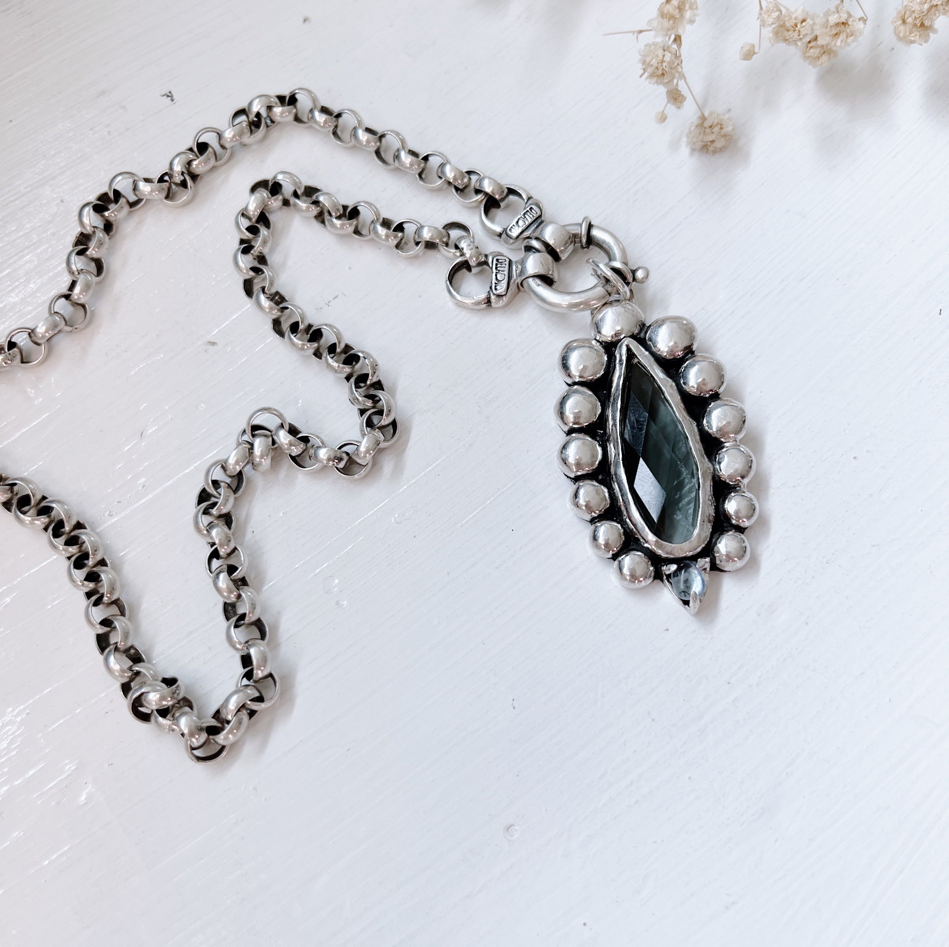 Colgante Majestic / Fumé - Tienda Delacons Joyas