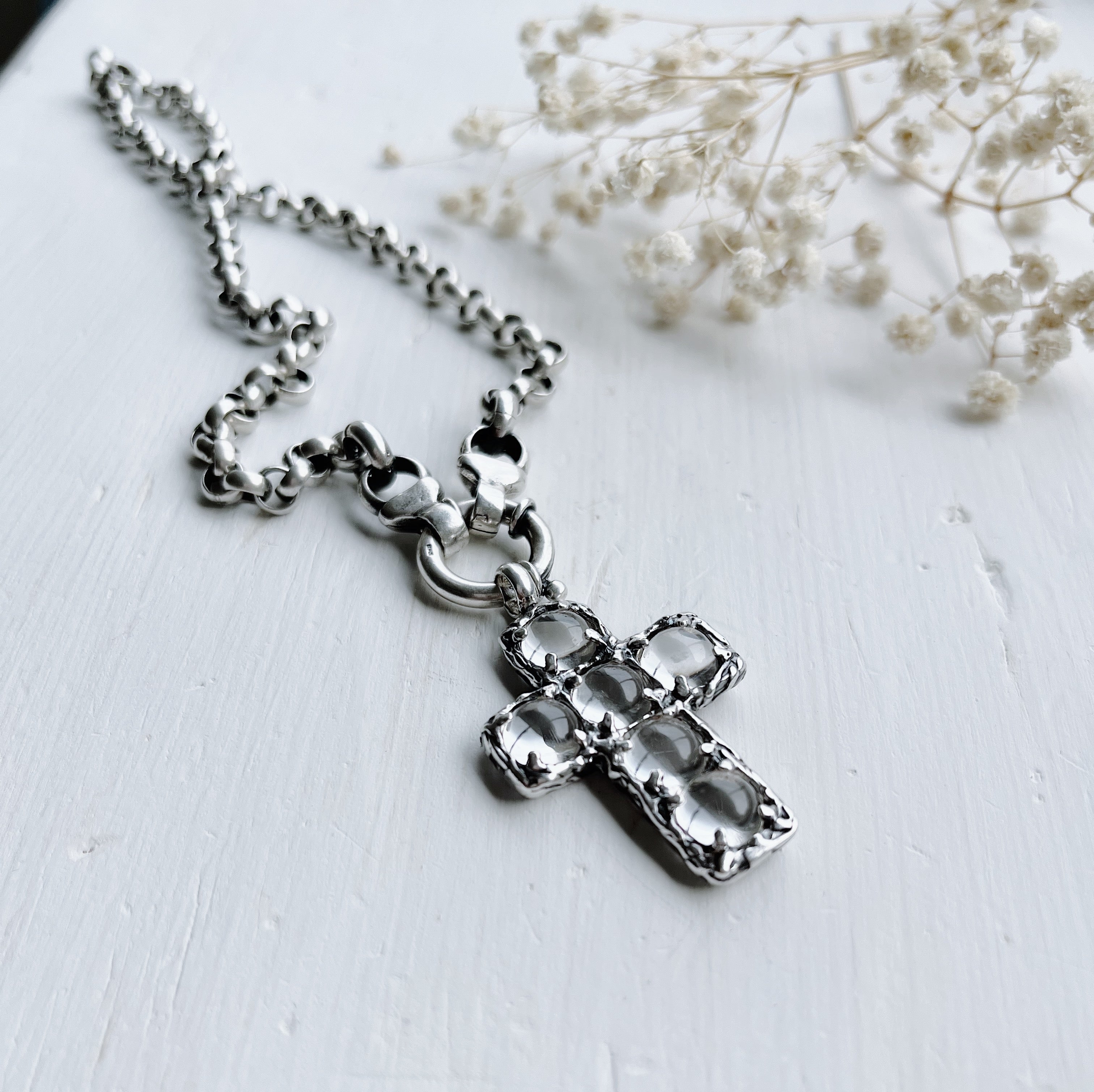 Colgante Rock & Cross (Varias Piedras)