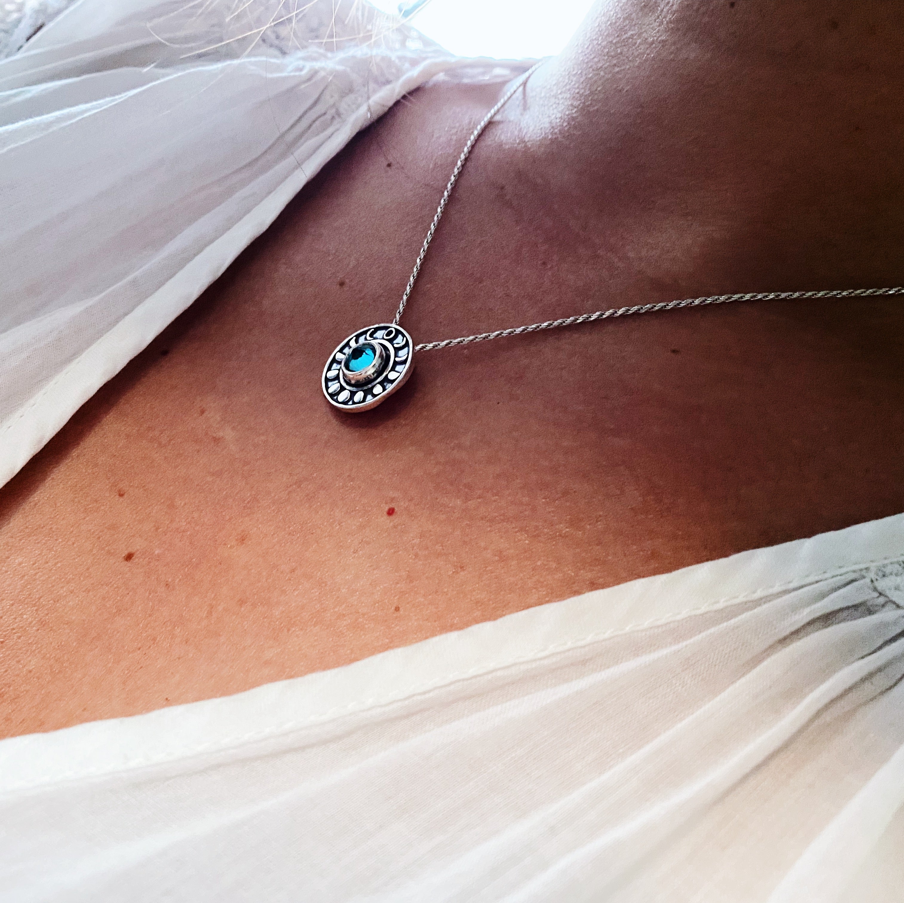 Colgante Medalla Ciclo Lunar Topacio London Blue