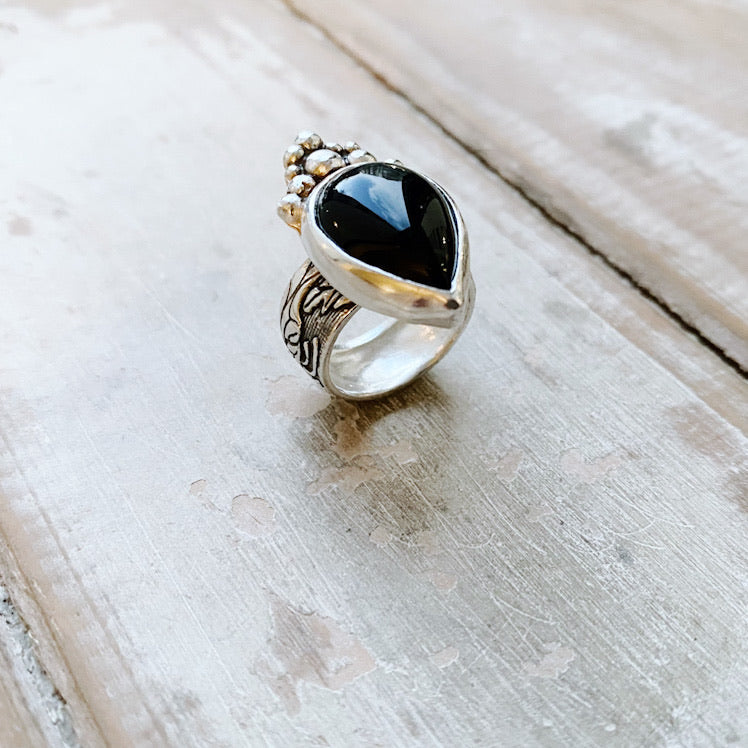 Anillo Flamenco Onix Gota Empelotada