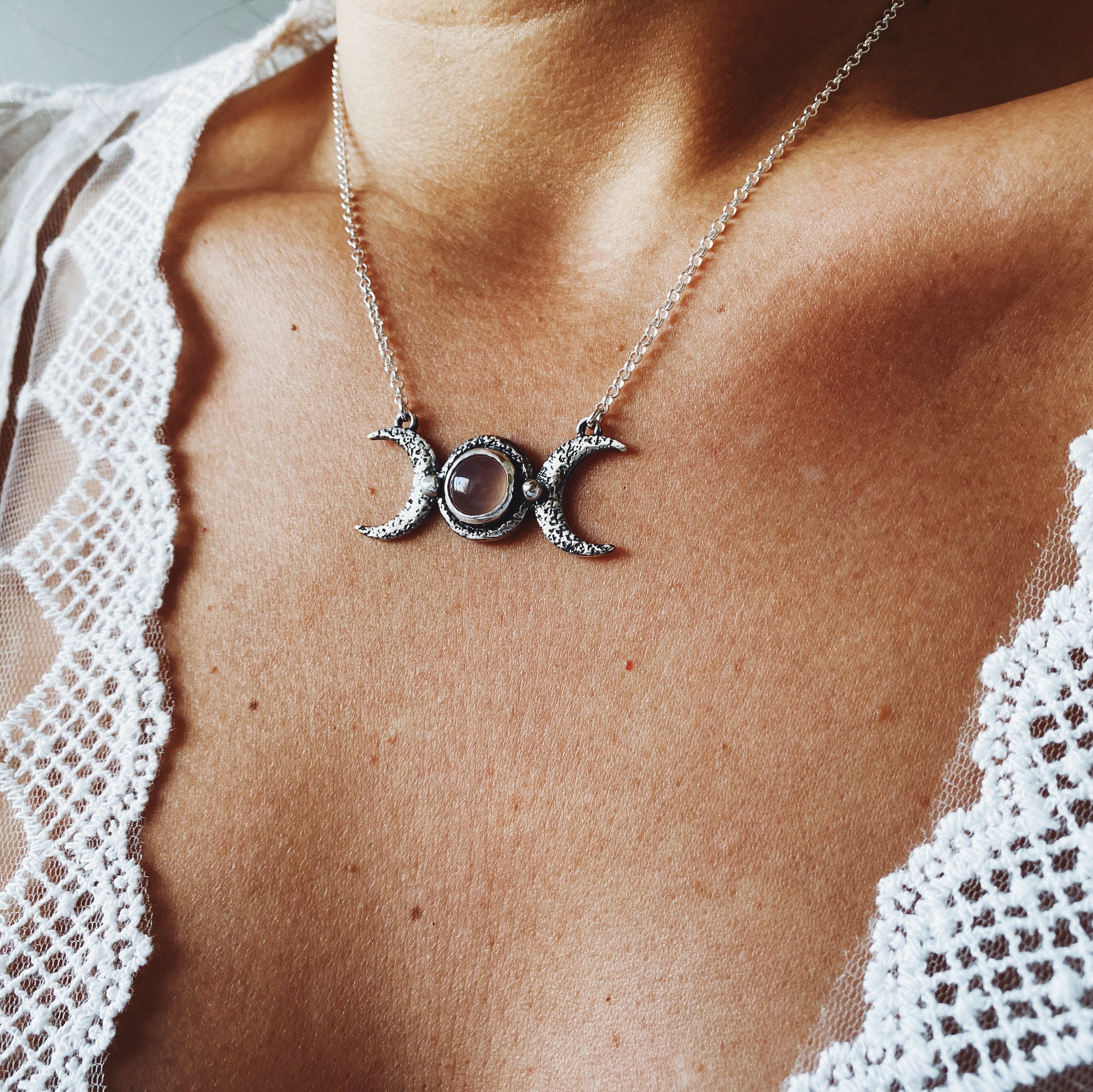 Collar Hecate Calcedonia Rosada