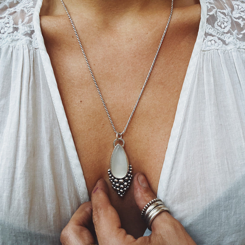 Colgante Gota Empelotada Ágata XL - Blanca - PREVENTA