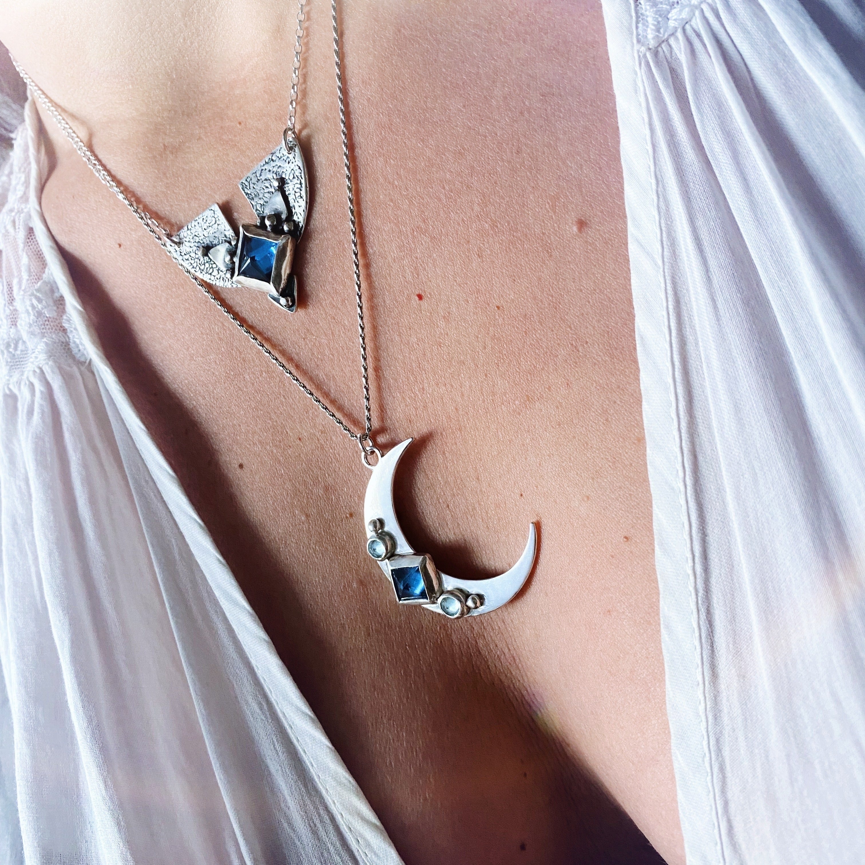 Colgante Starry New Moon + Topacios Azules