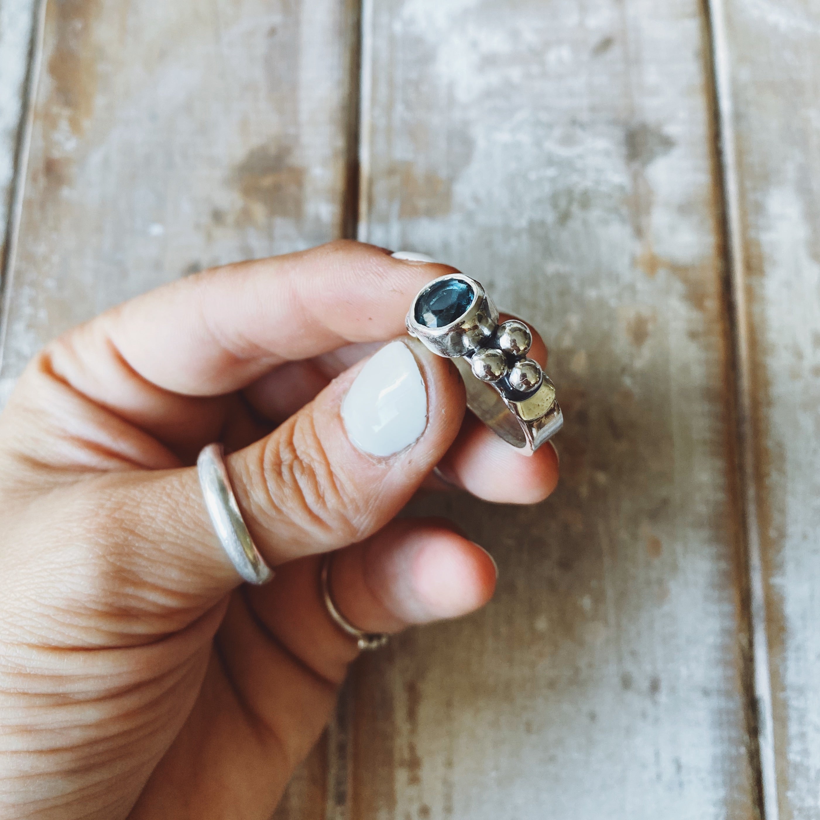 Anillo Elisa Lunar Topacio London Blue