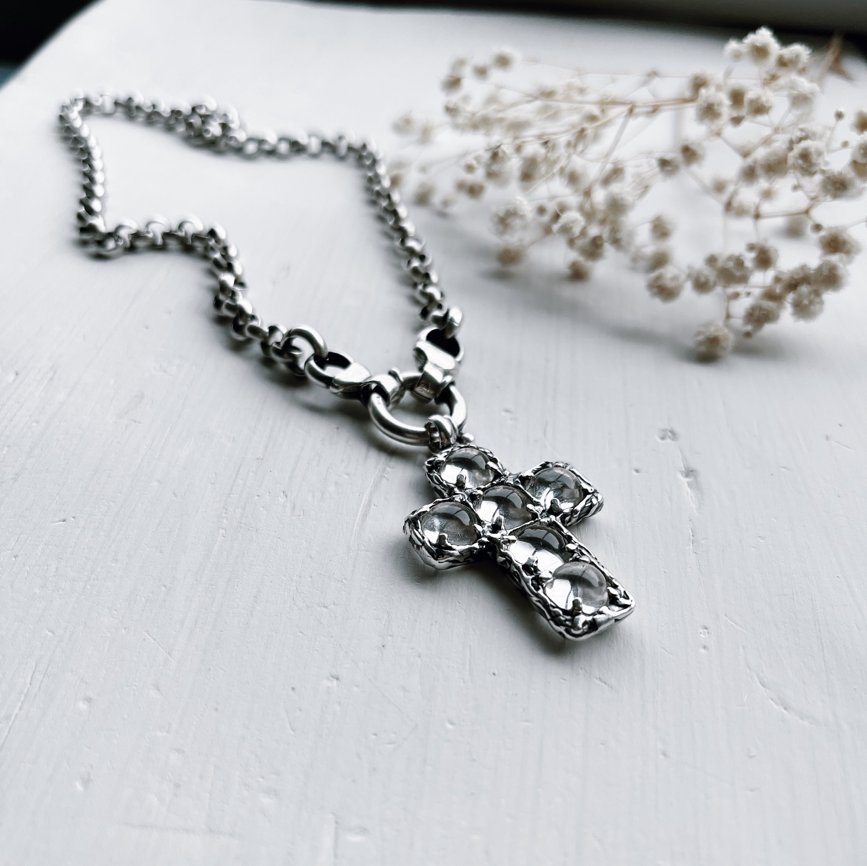 Colgante Rock & Cross (Varias Piedras)