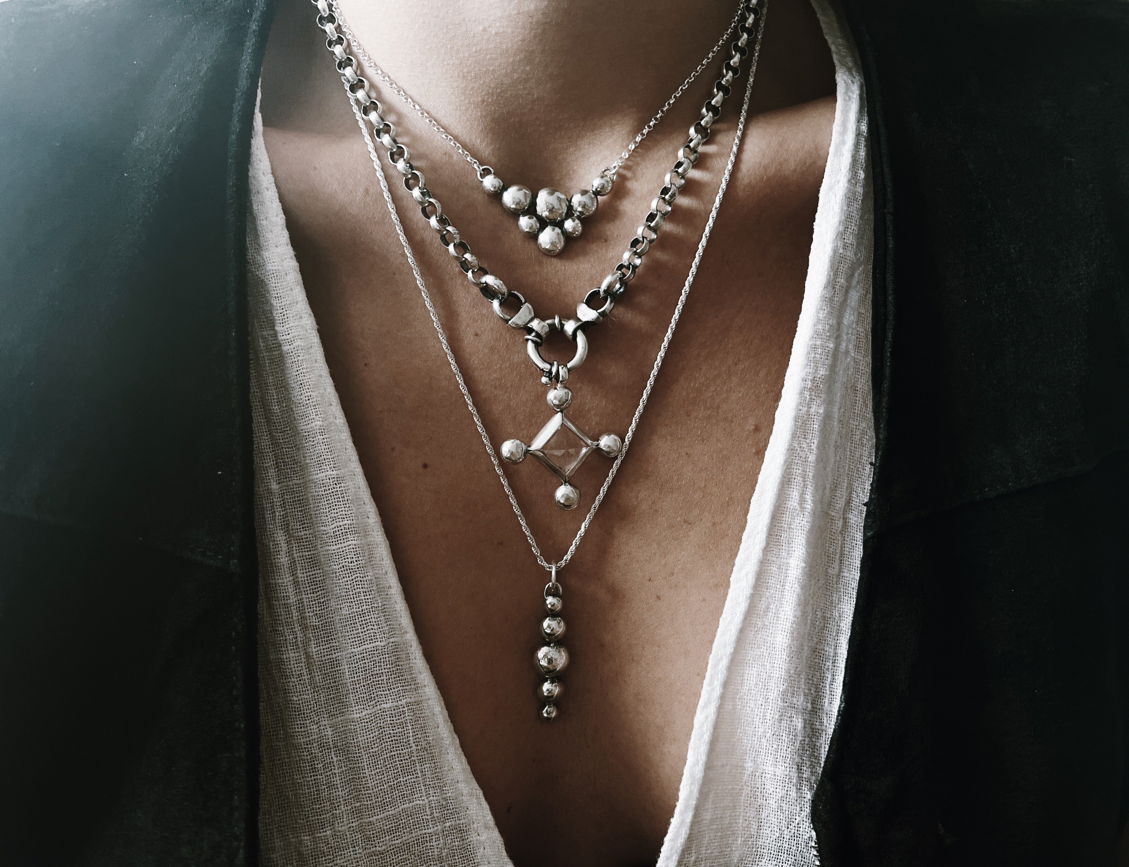 Collar Macizo Triangulo-