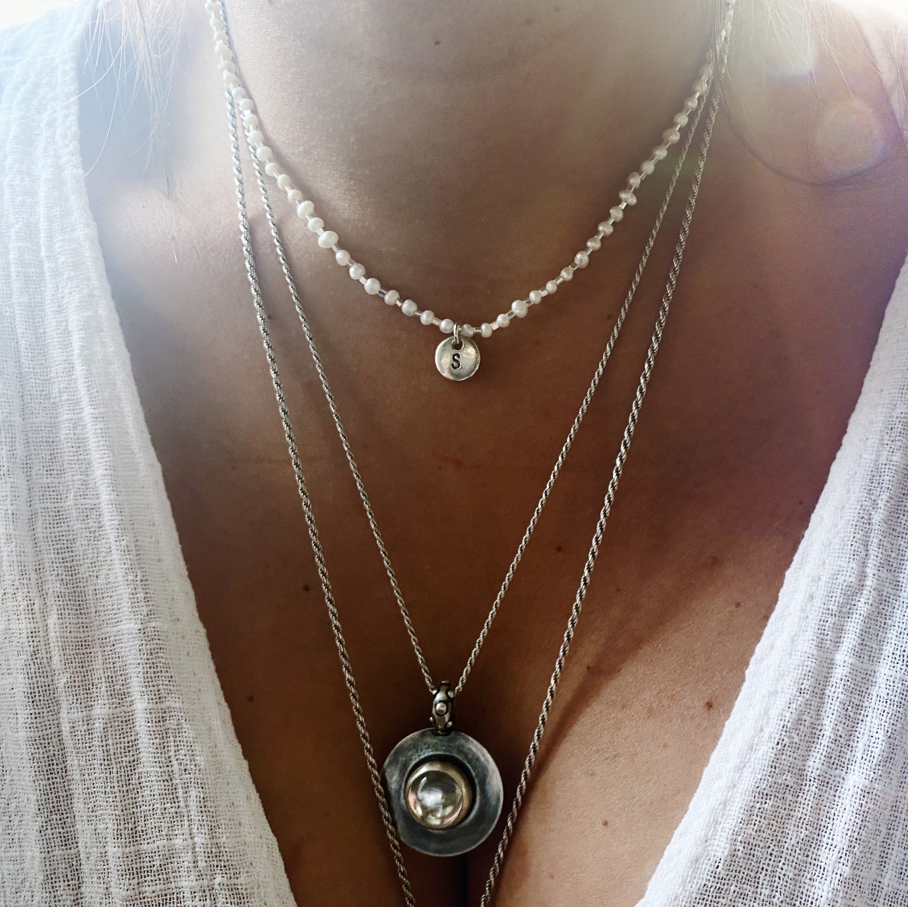 Collar Blanca + Medallita inicial