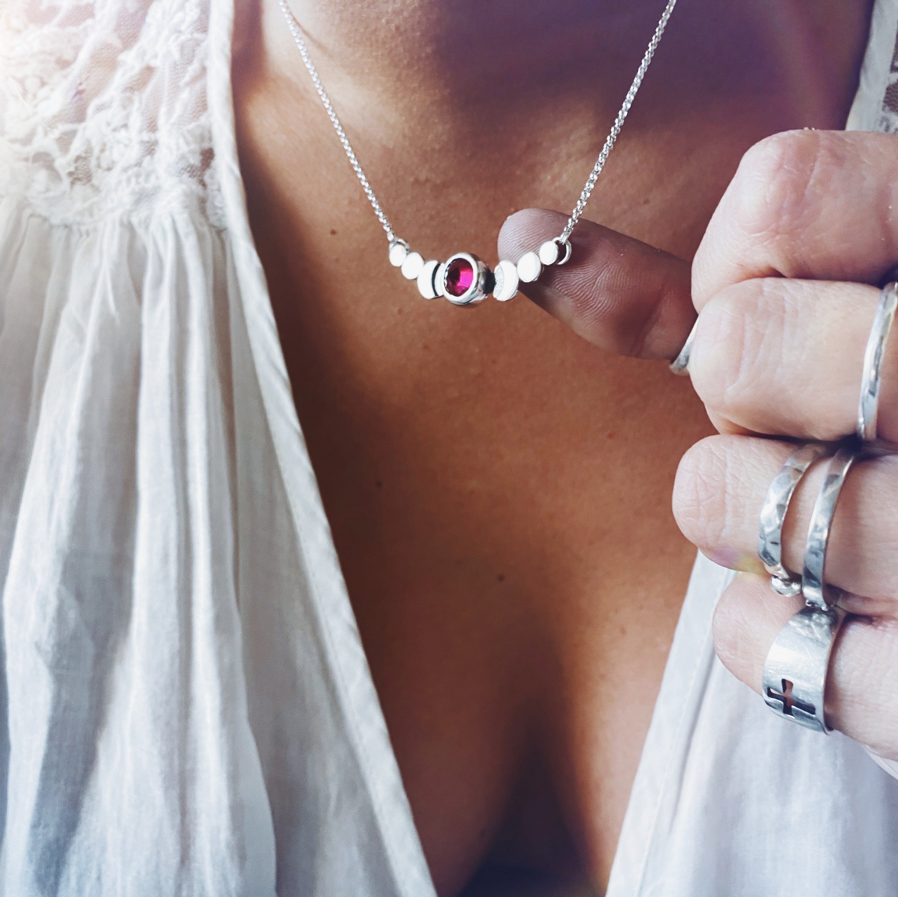 Collar Fases Very Moon Rubi