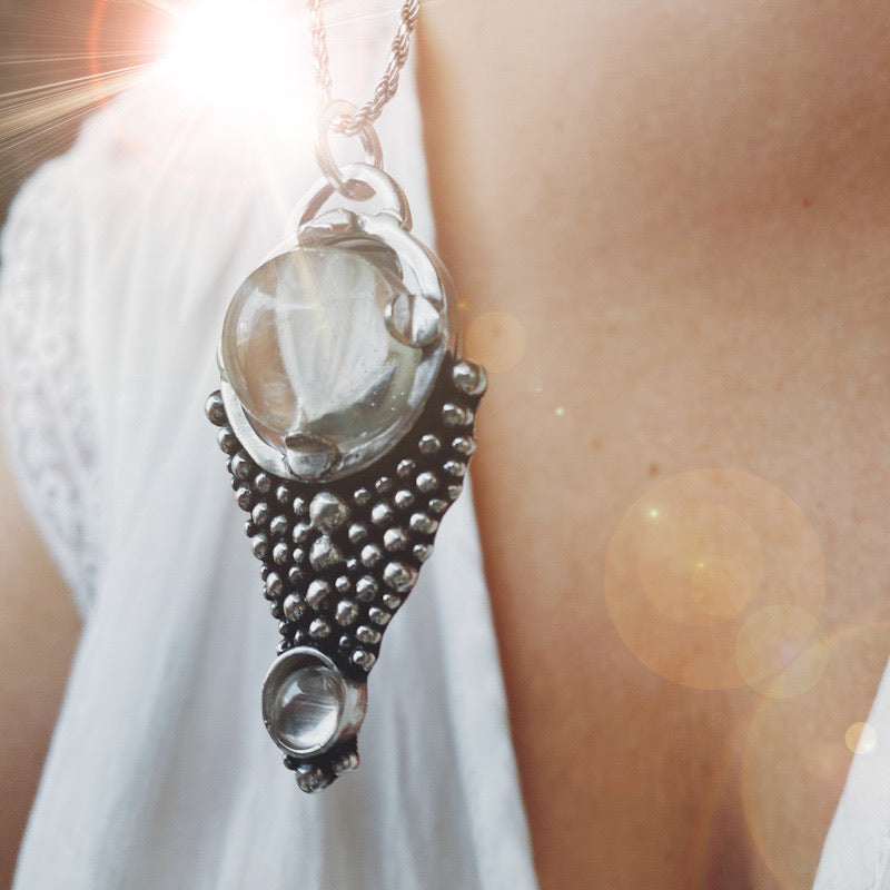 Colgante Halo Levitador Aura y Cuarzo