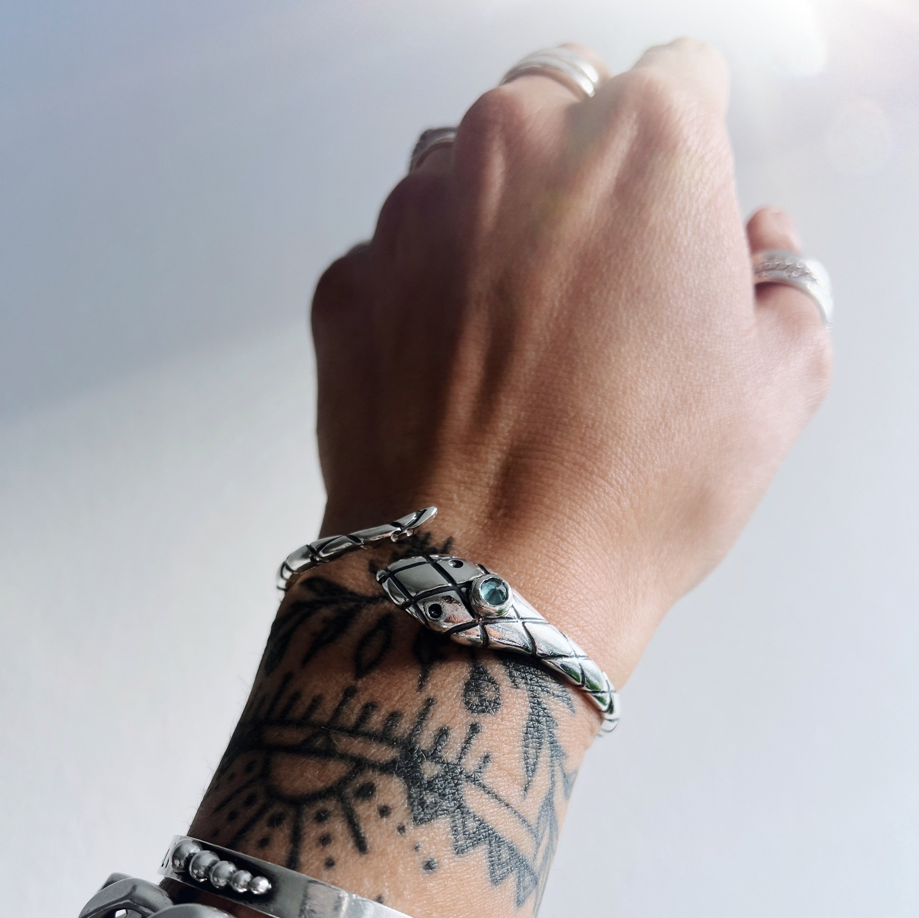 Esclava Serpiente Tercer ojo / distintas piedras - PREVENTA