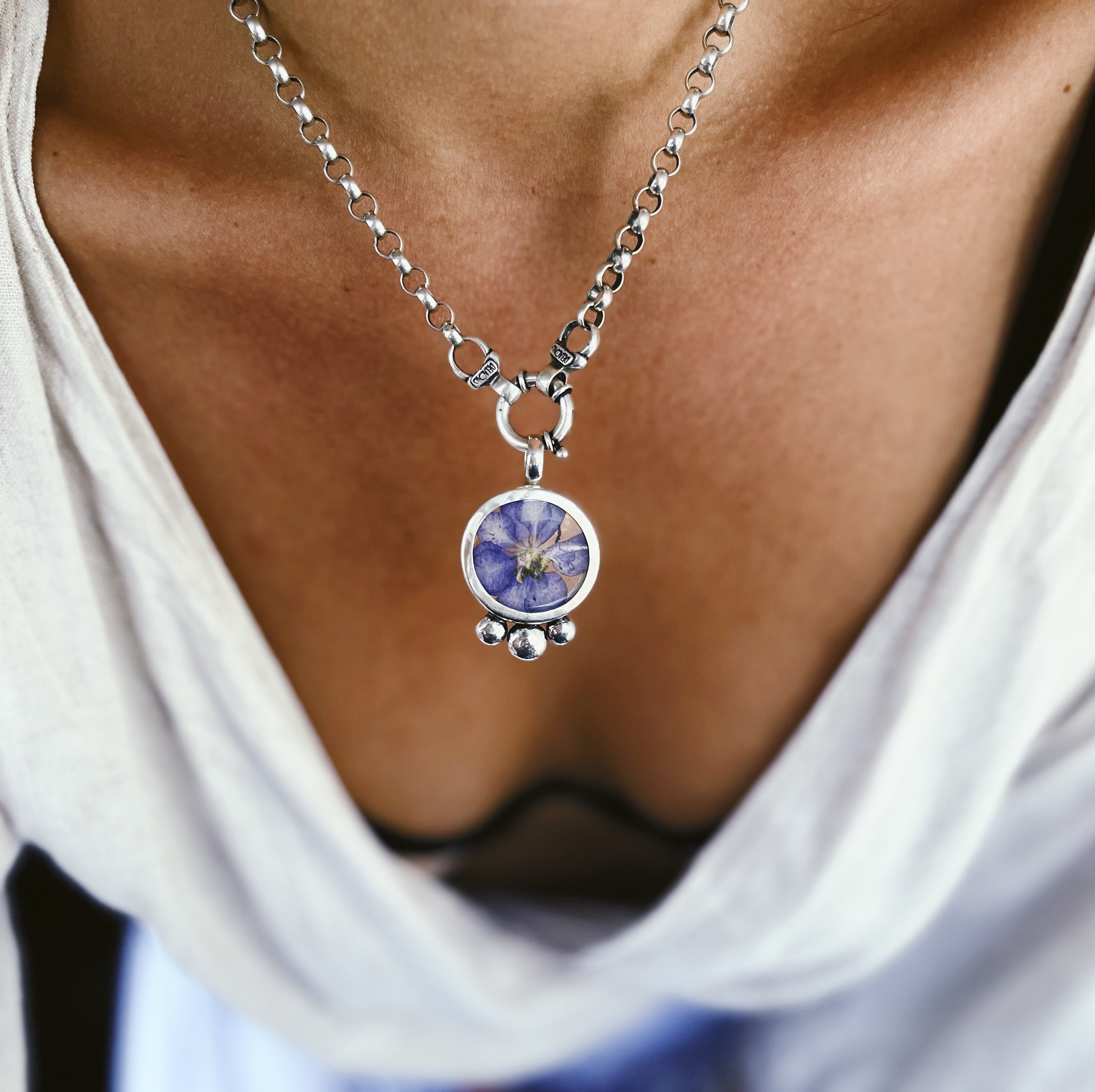 Colgante Viva la Vida / violeta - Tienda Delacons Joyas