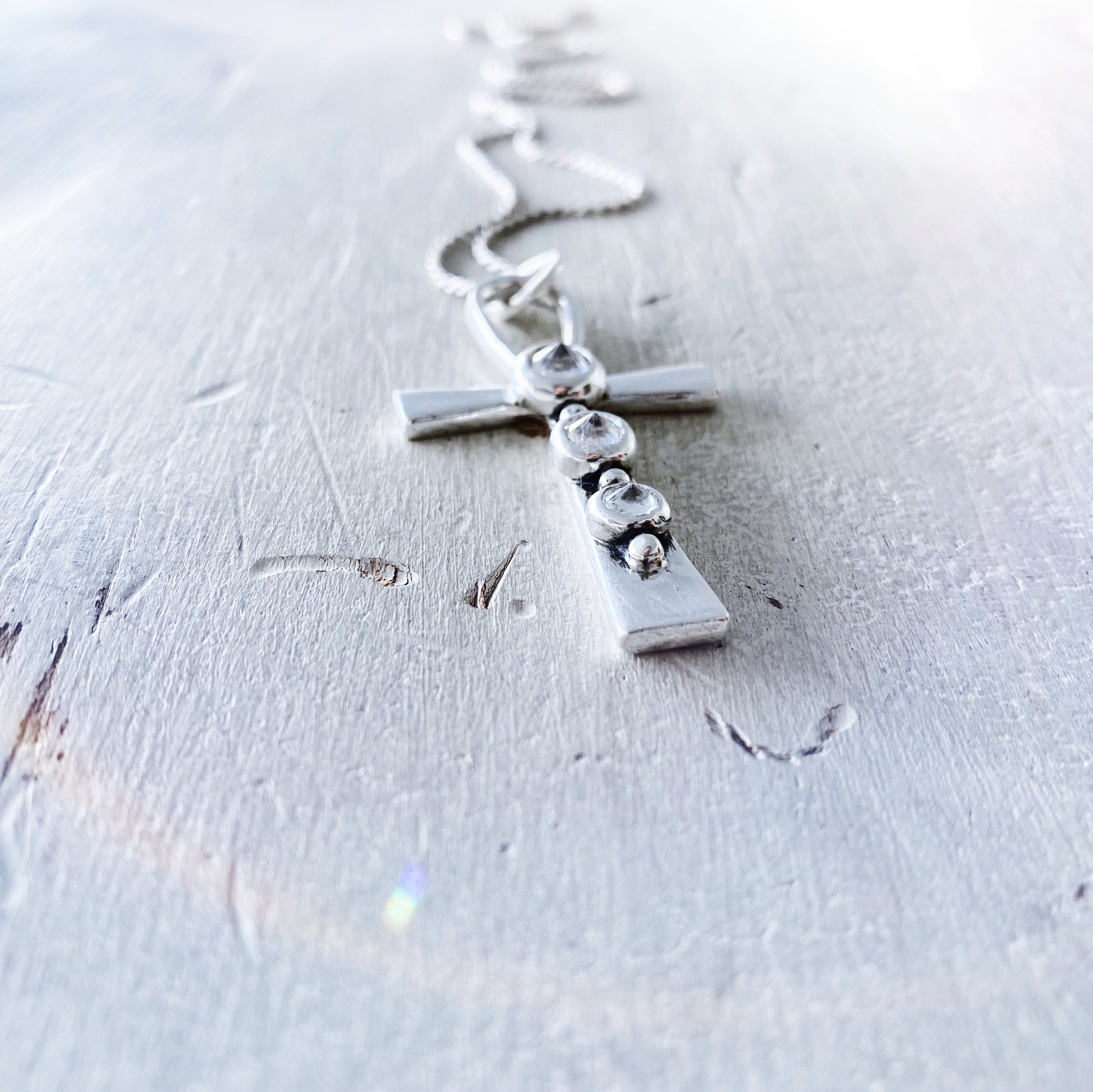 Colgante Cruz Ankh / Trio Blanco - PREVENTA