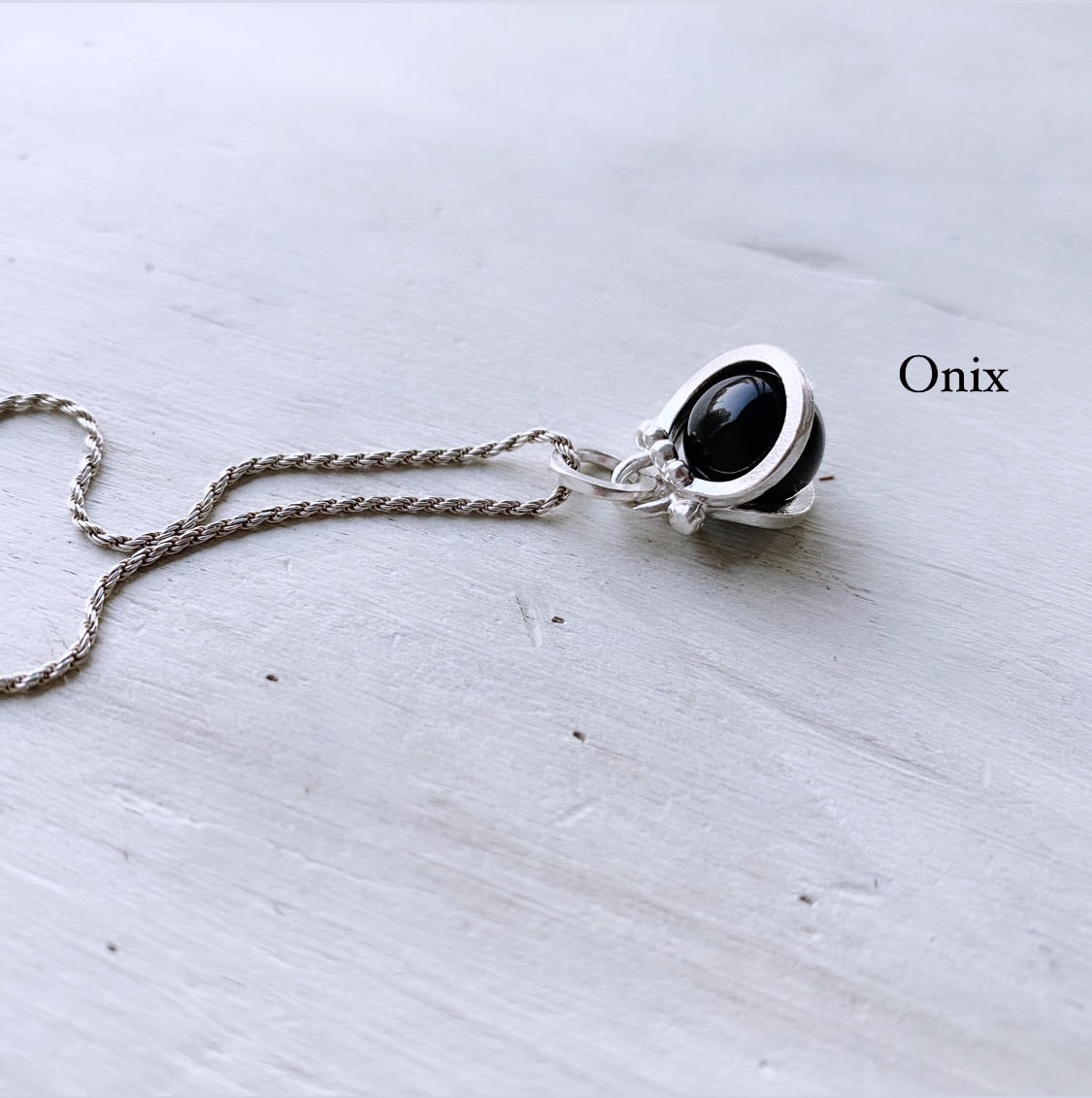 Collar Mini Halo Antiestress "L” Tres pelotitas - Varias Piedras