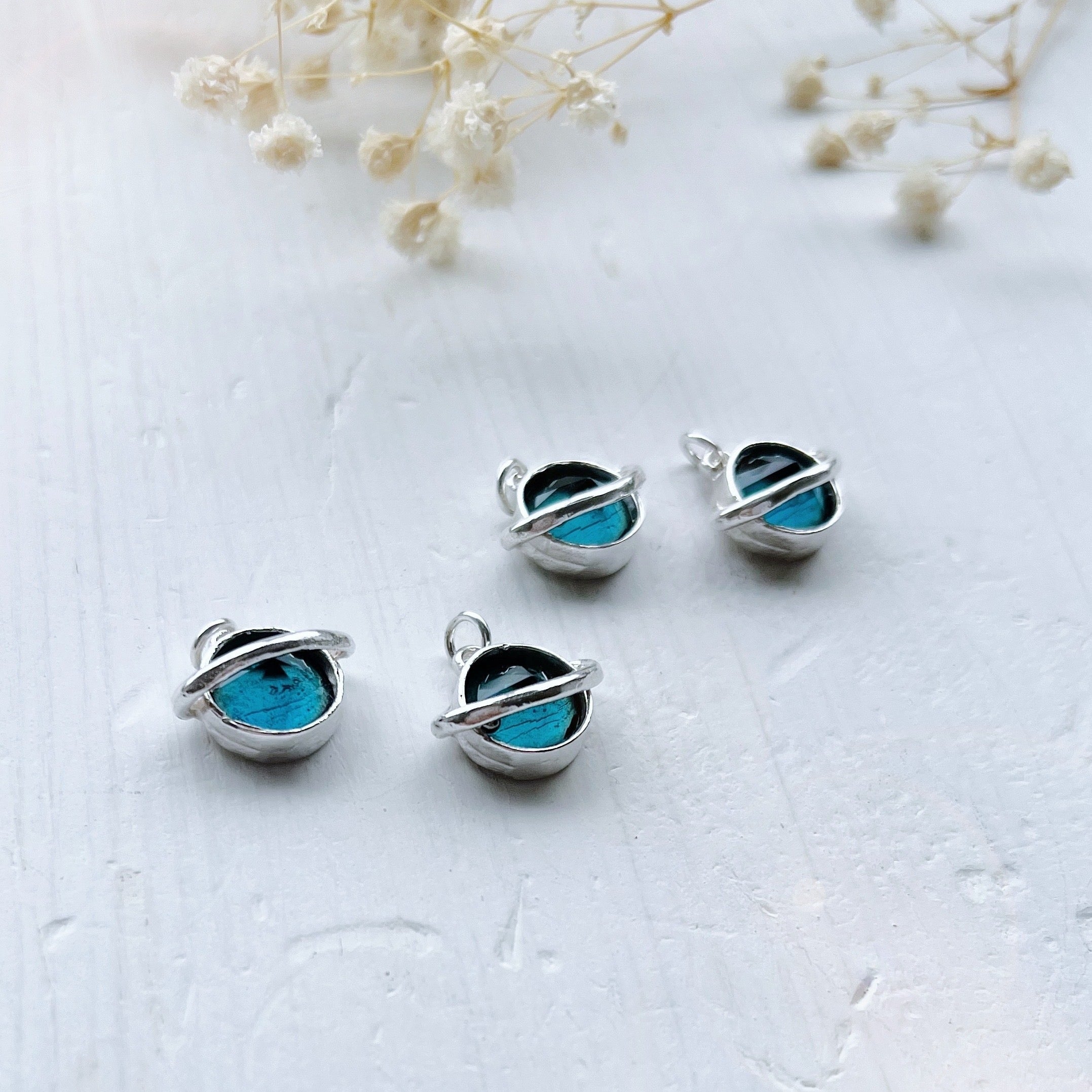 Collar Saturnito / Varias Piedras