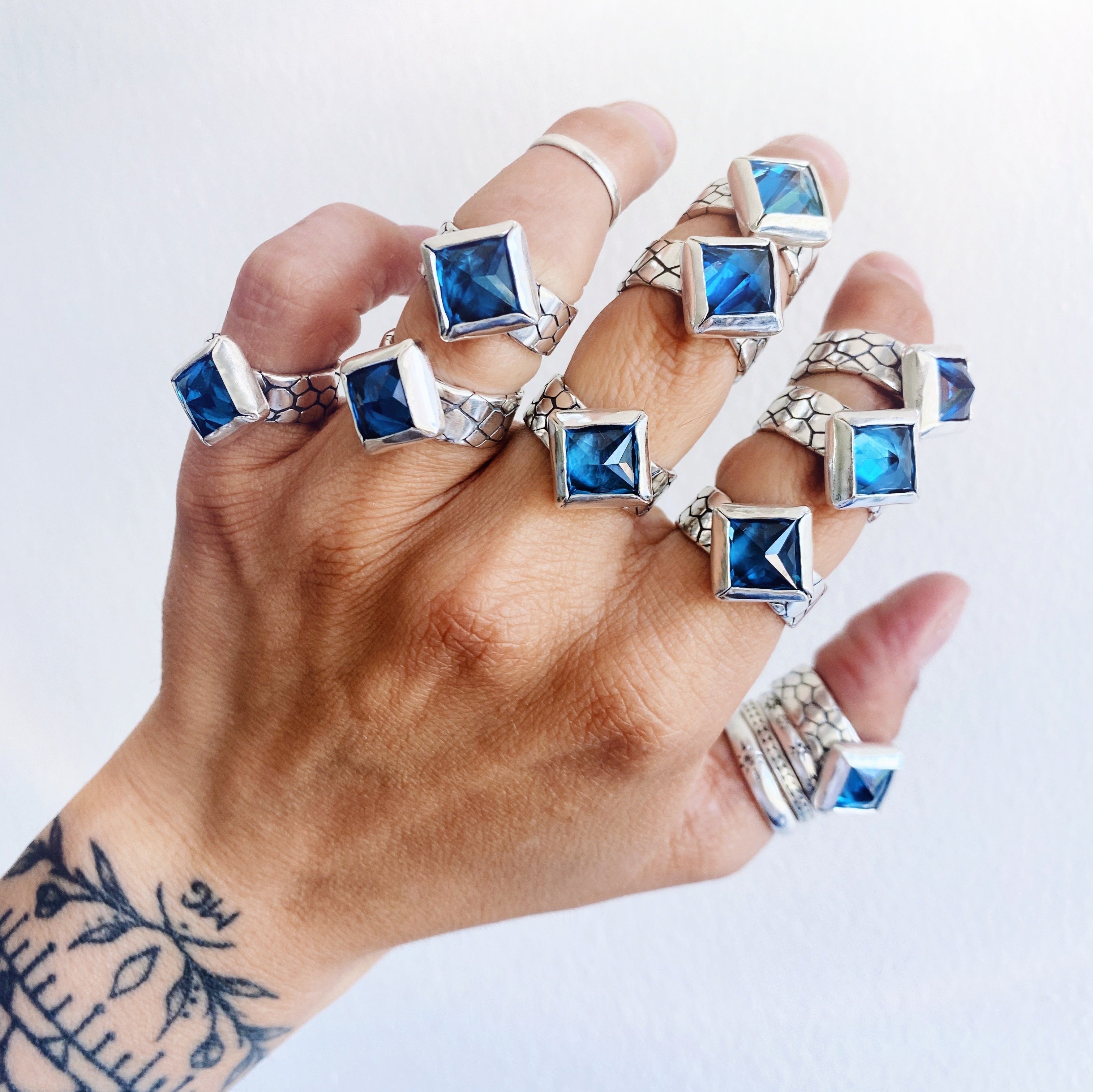 Anillo Piel de Serpiente + Rombo Topacio London Blue