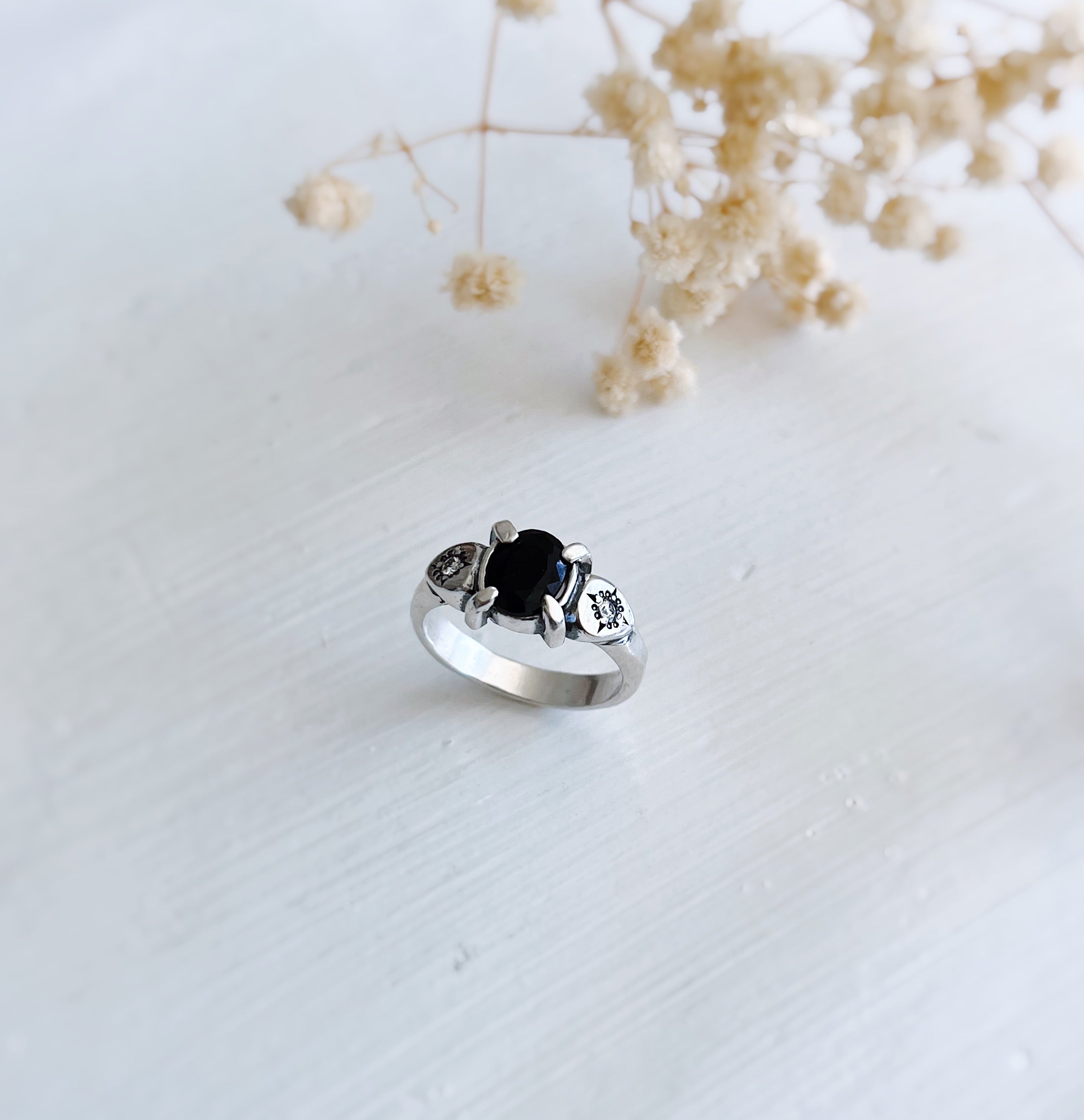 Anillo Lourdes Onix y Moissanita