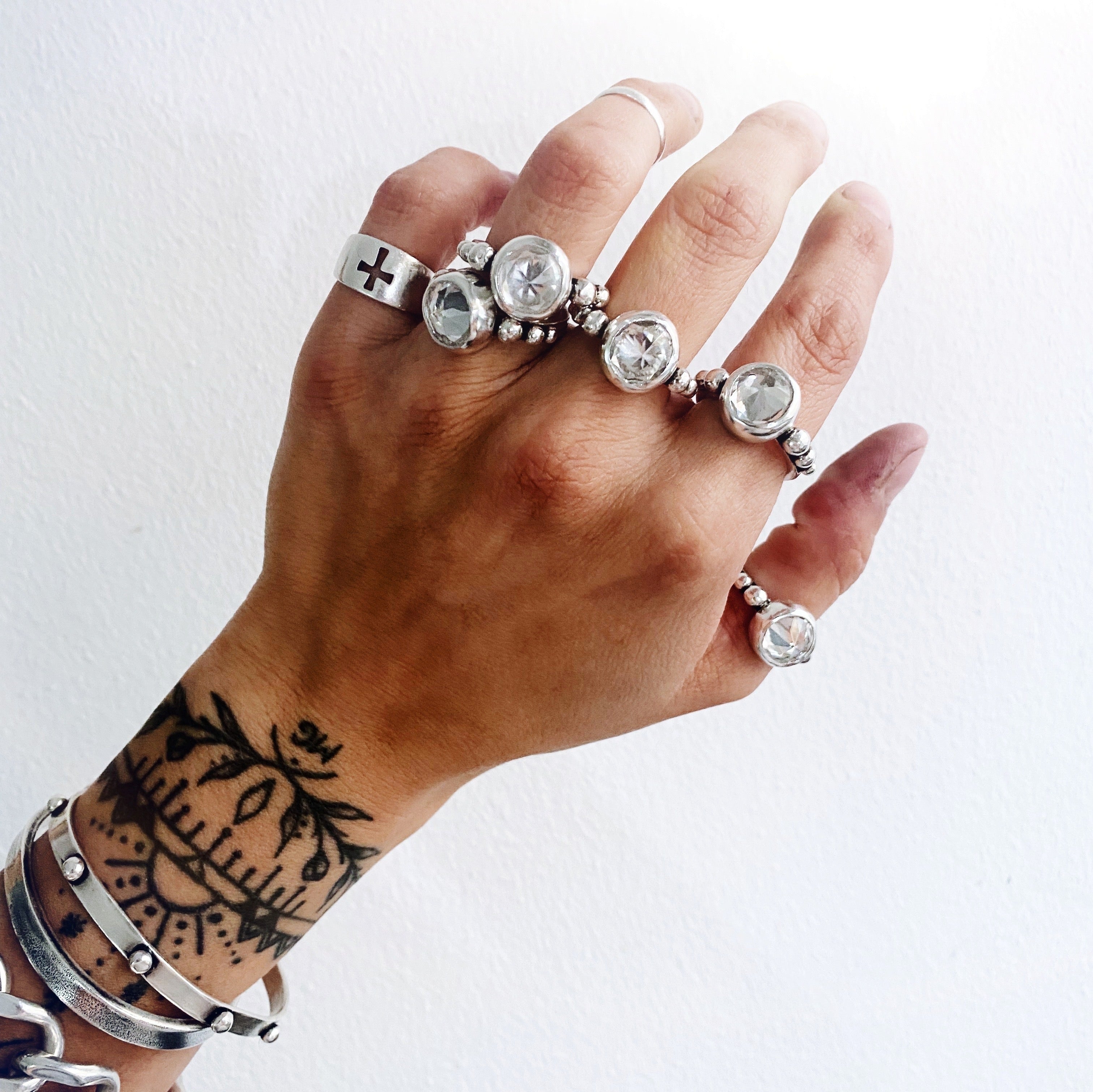 Anillo Flo Spike Doble Argolla Topacio Blanco - PREVENTA