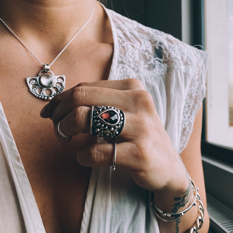 Anillo Gigante Empelotado Red Velvet