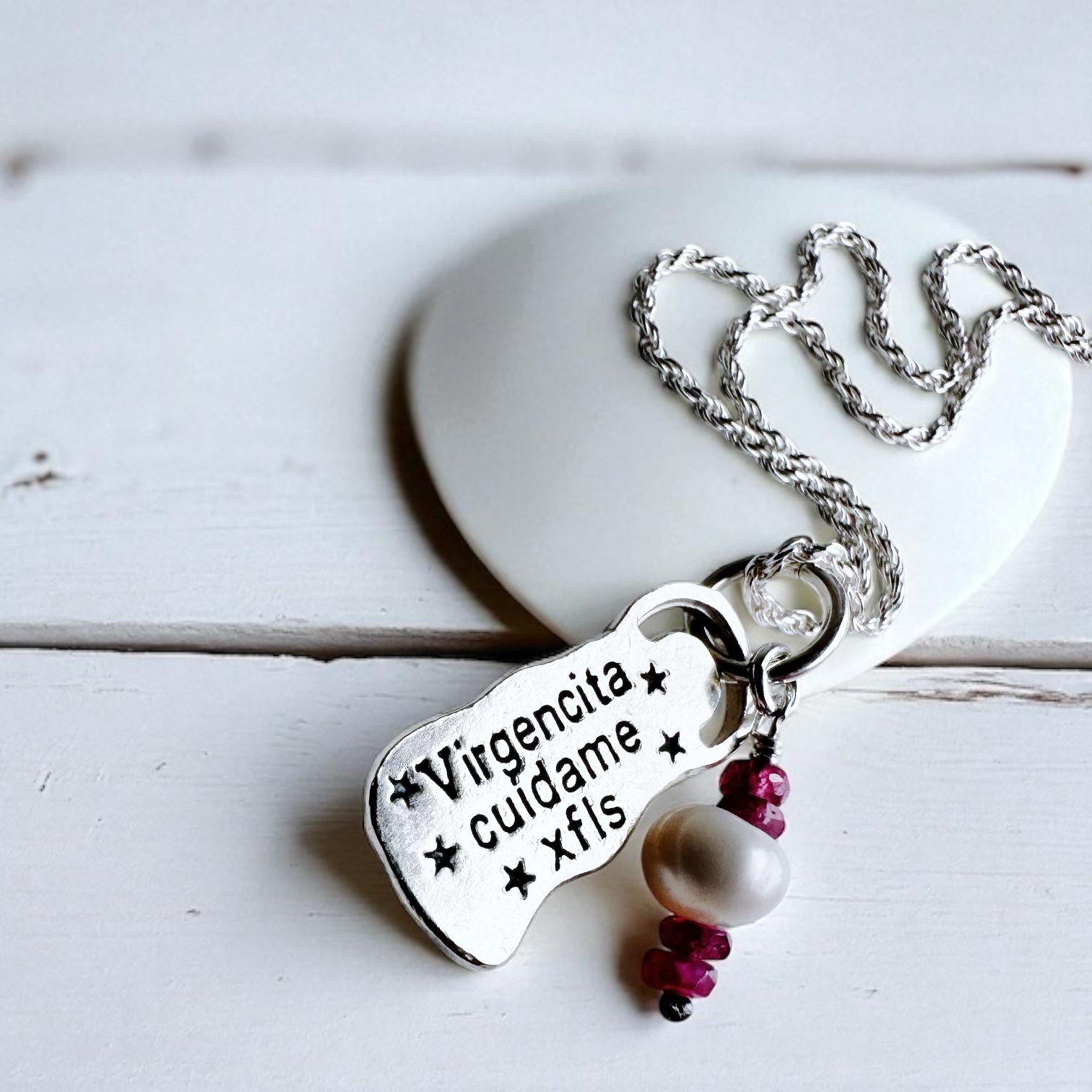 Collar Virgencita Ayúdame xfis